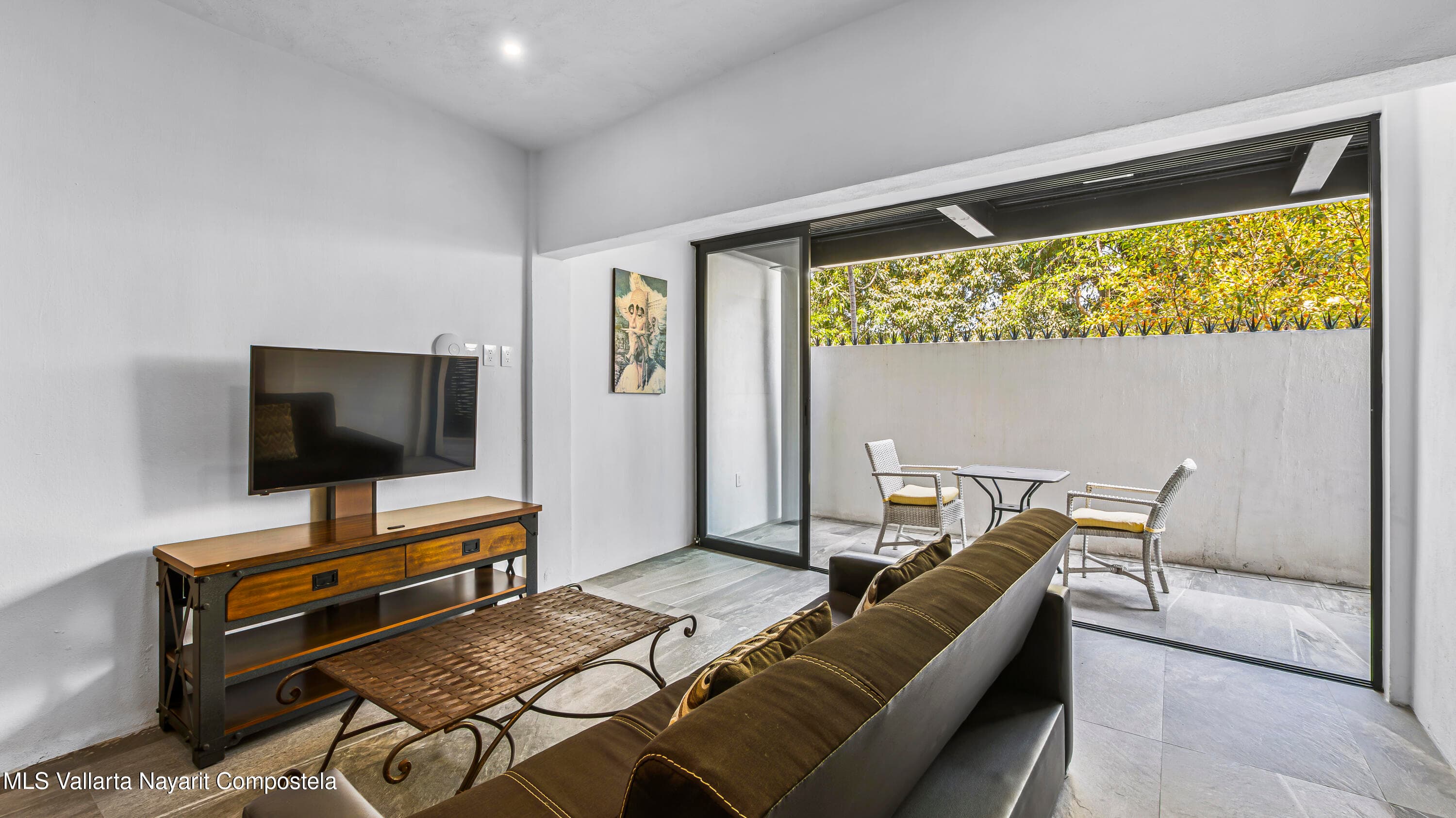 Condo CR1275 15