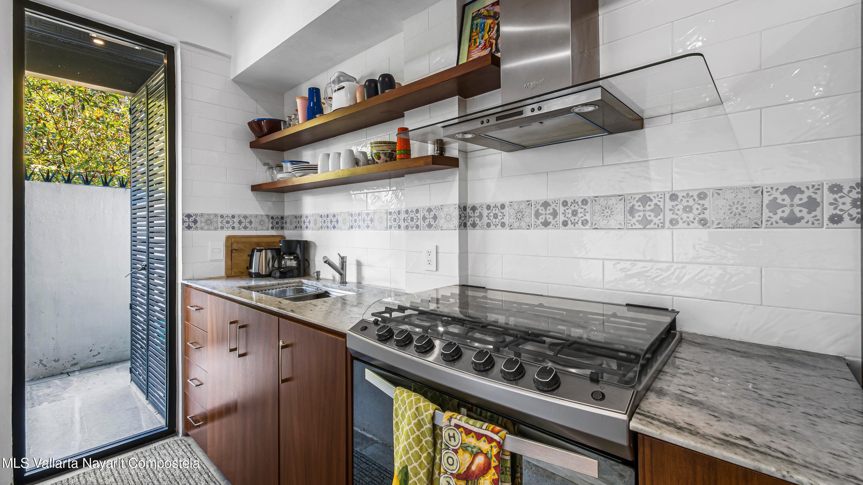 Condo CR1275 17