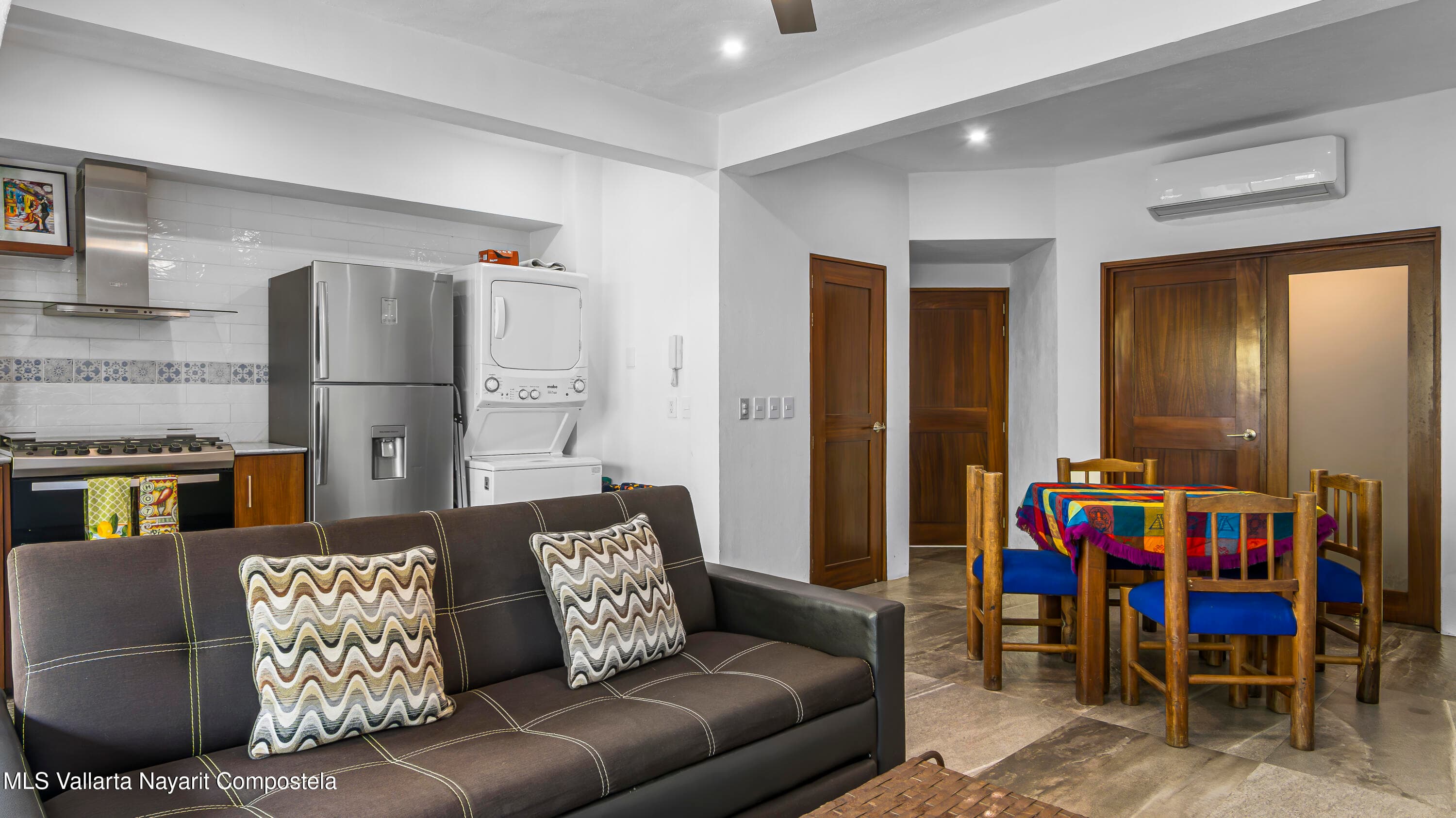 Condo CR1275 19