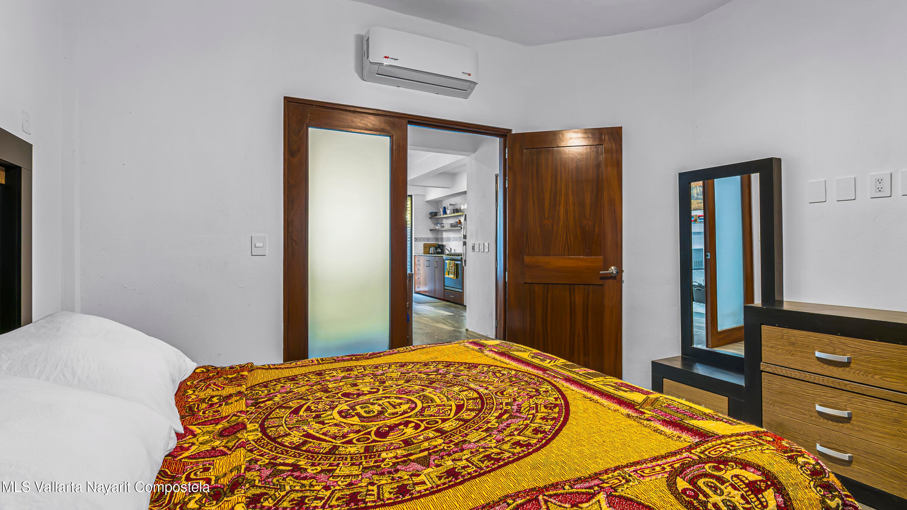 Condo CR1275 24