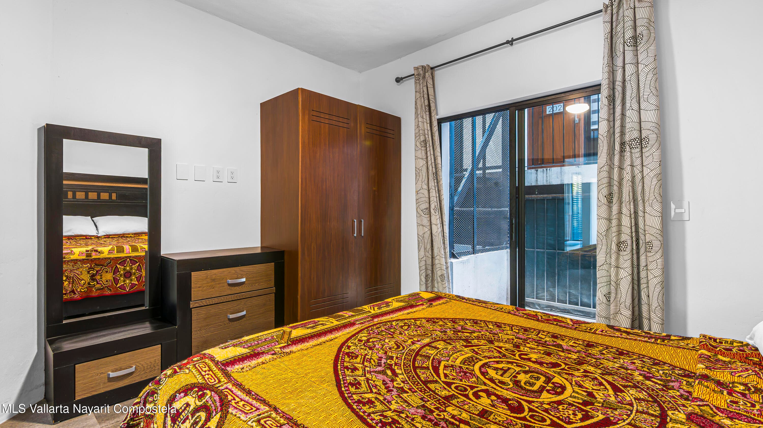 Condo CR1275 25