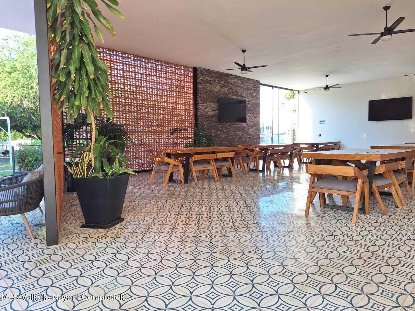 303 Paseo Foresta 19