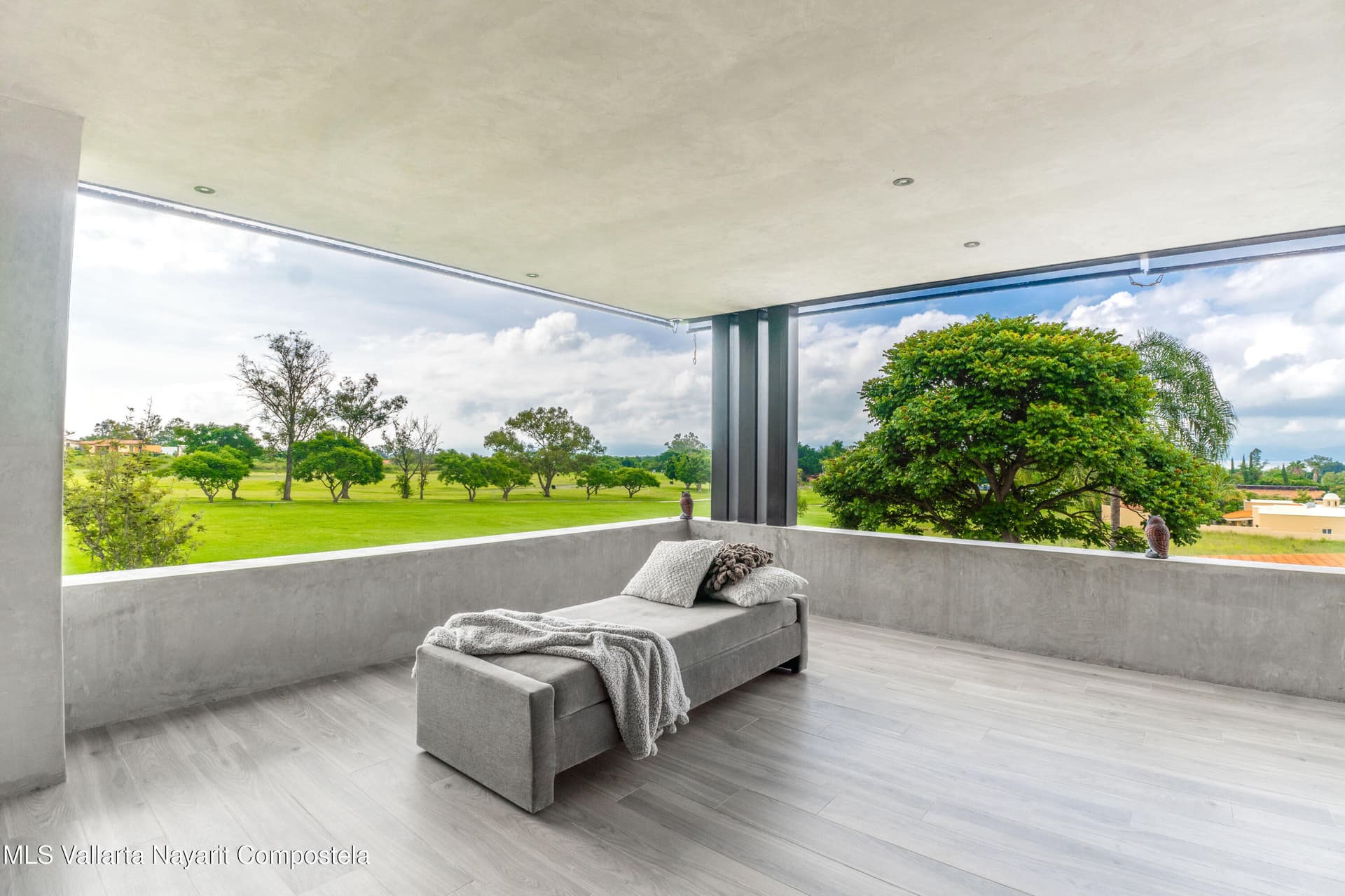 9A Vista del Lago Poniente 27