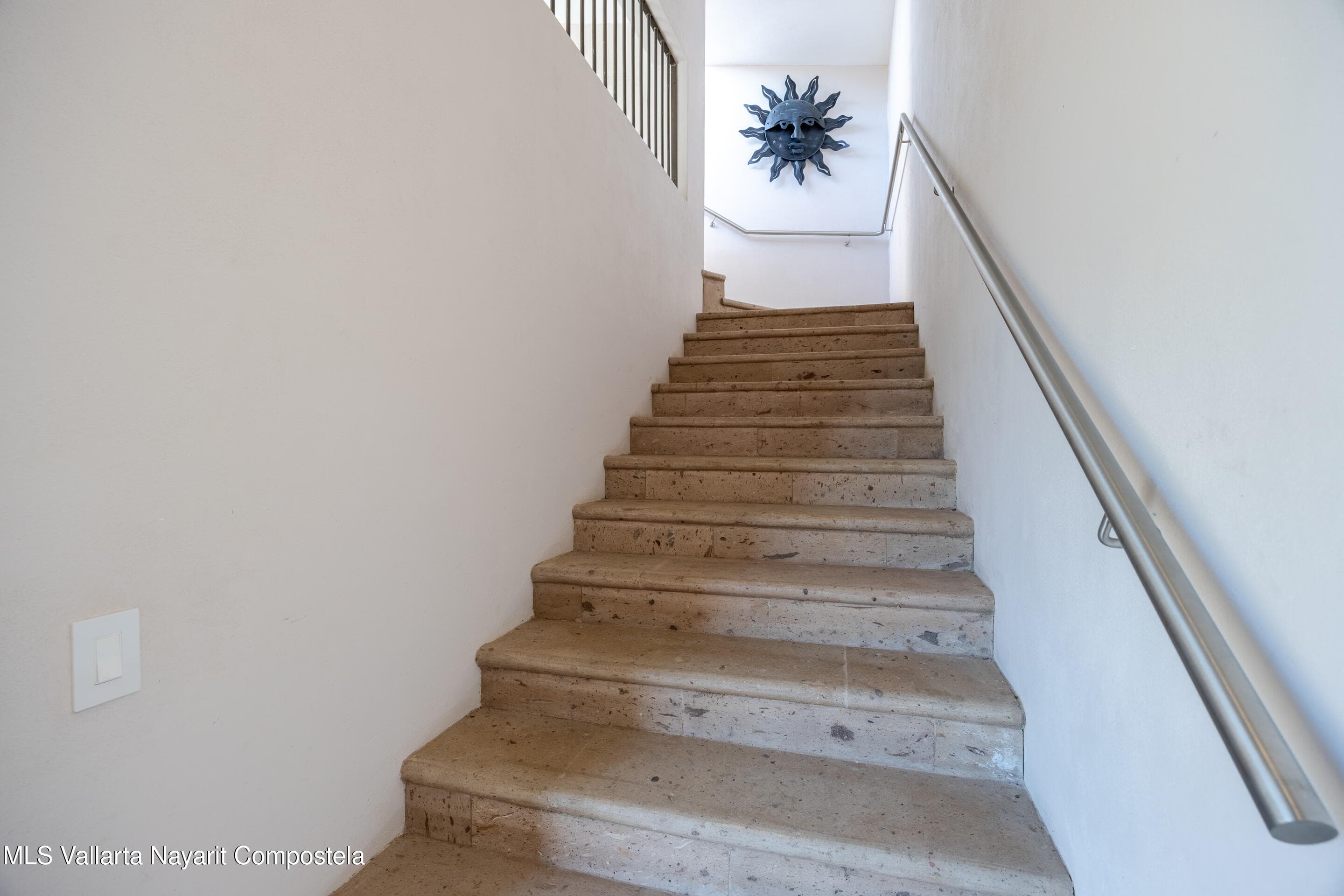126 CALLE NANZAL 30