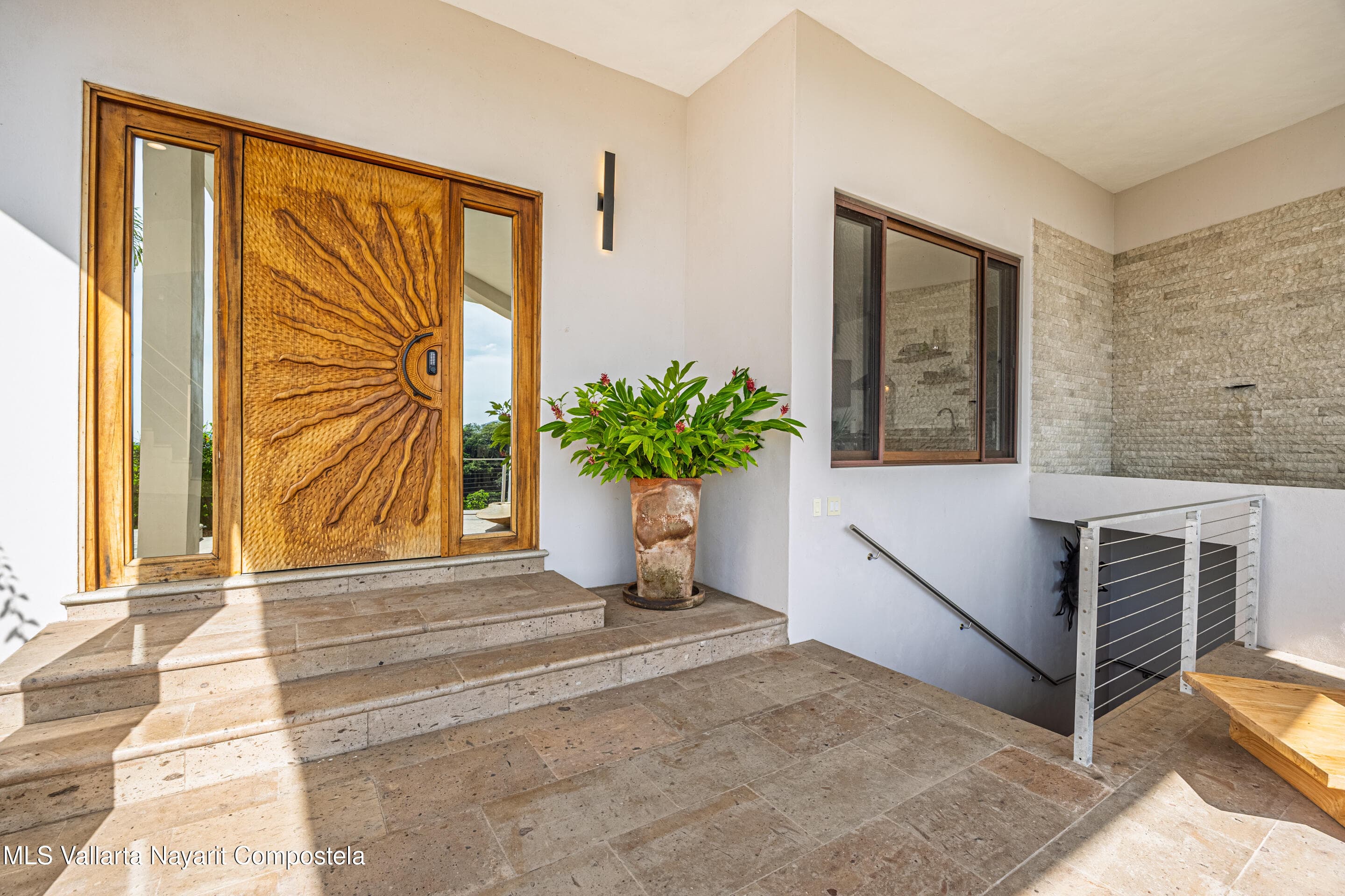 126 CALLE NANZAL 32