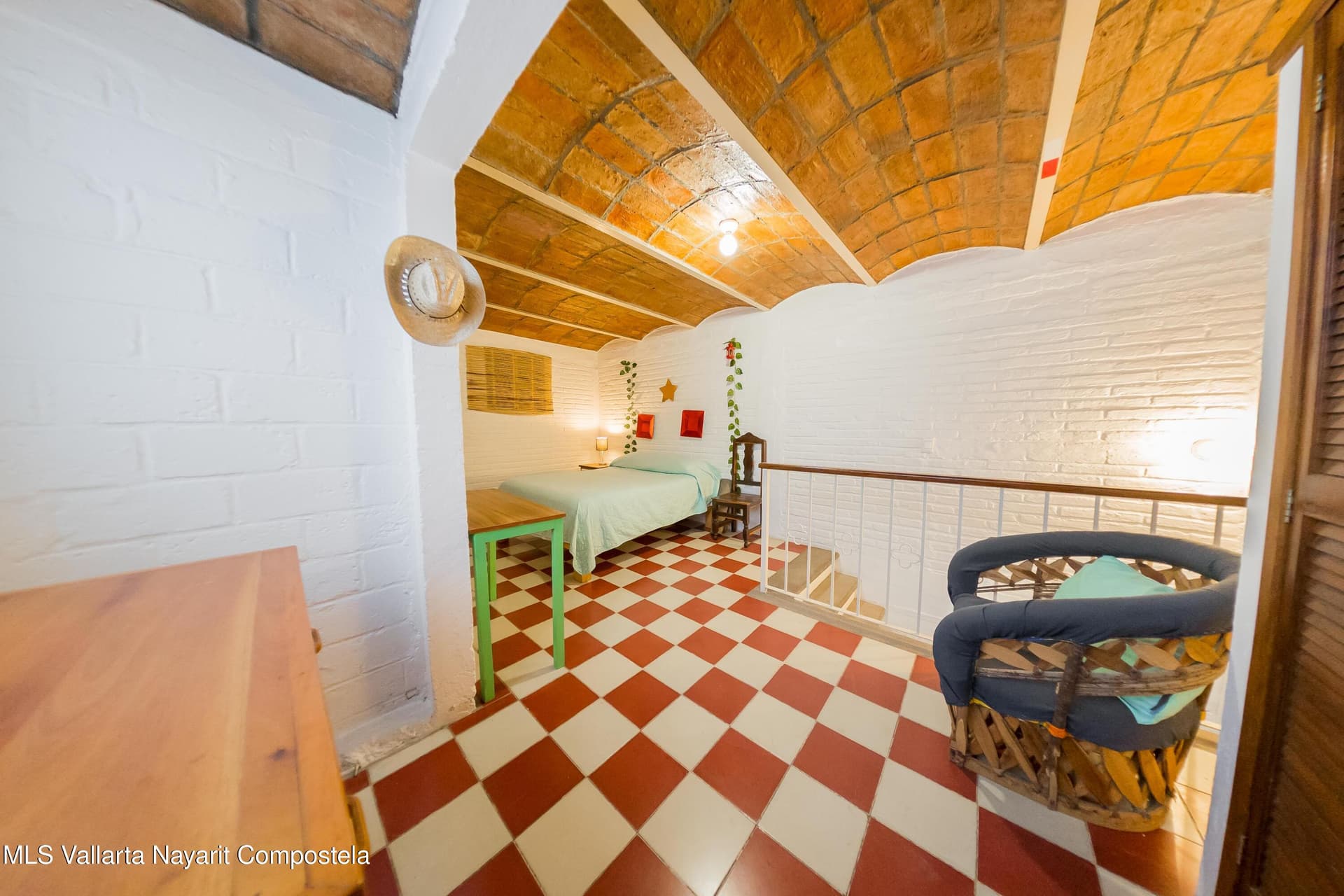 221 Naranjo 32
