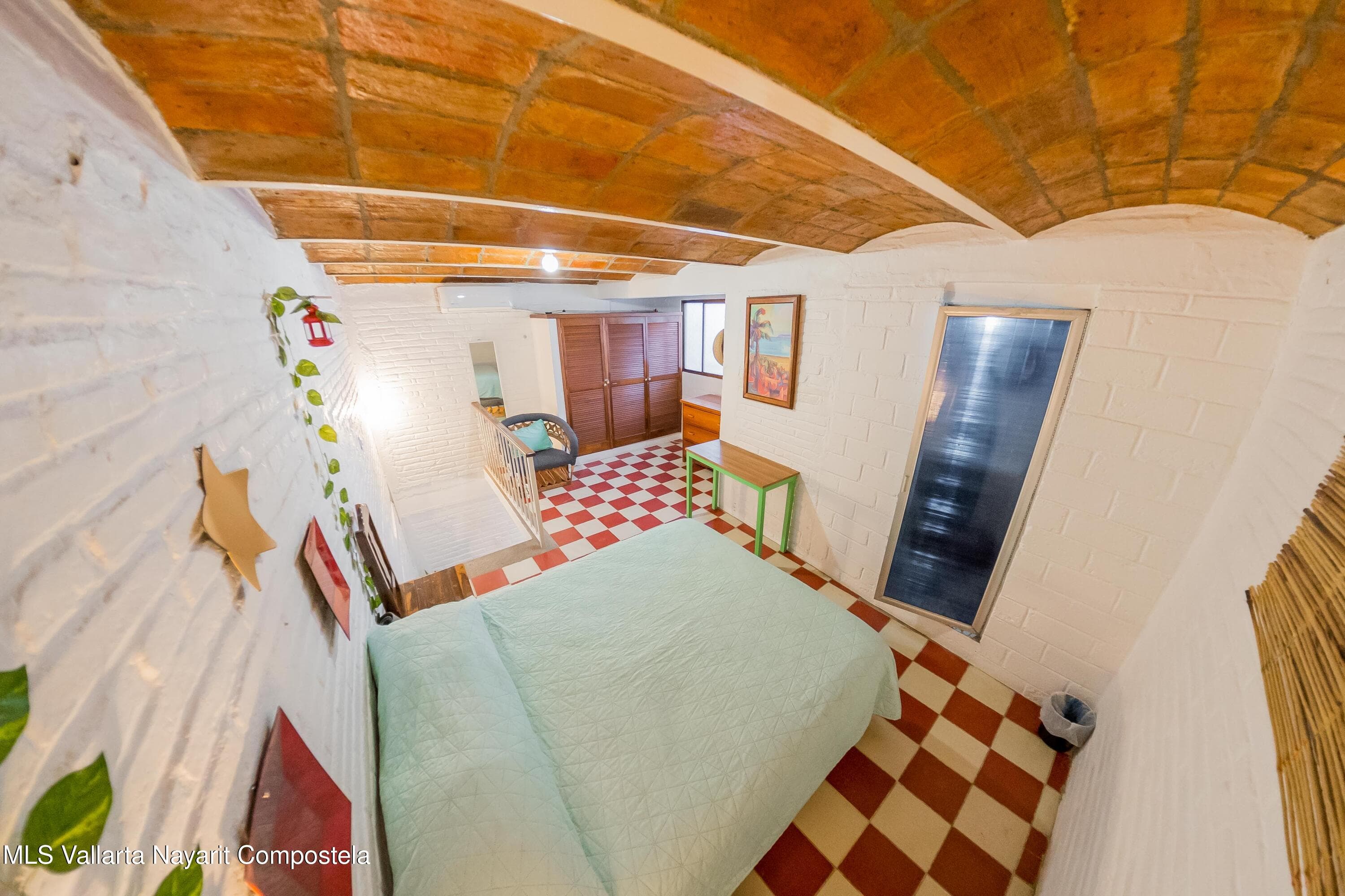 221 Naranjo 35