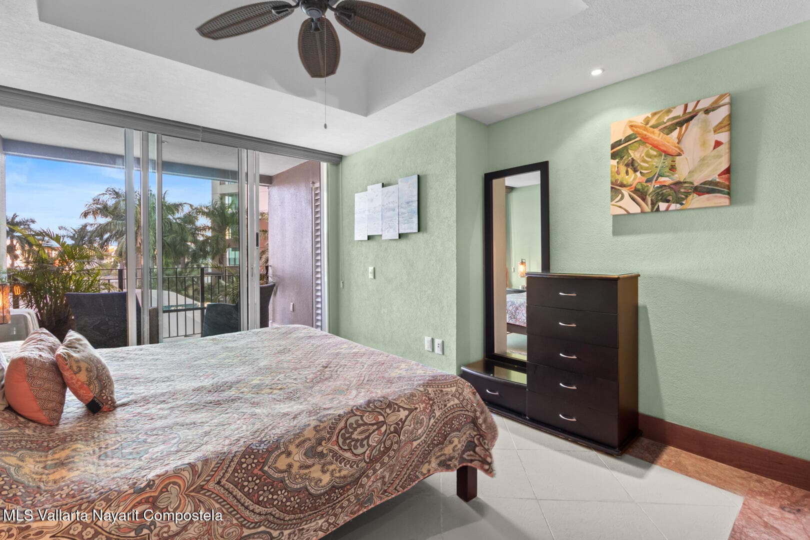 Grand Venetian 8