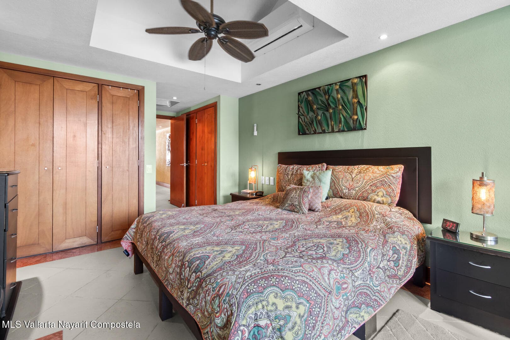 Grand Venetian 9