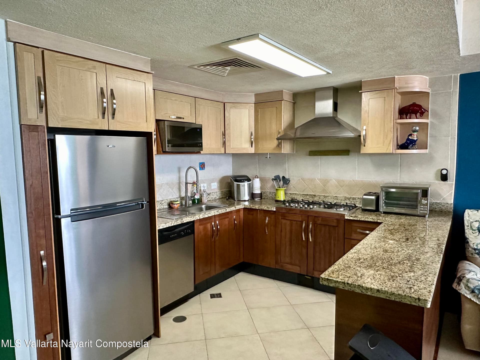 2477 Bld. Francisco Medina Ascencio 5