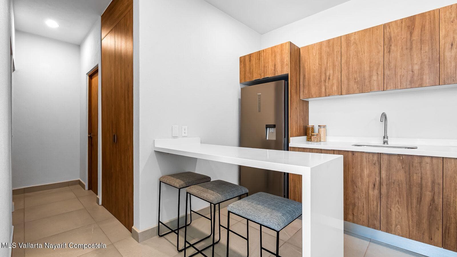 Condo 6