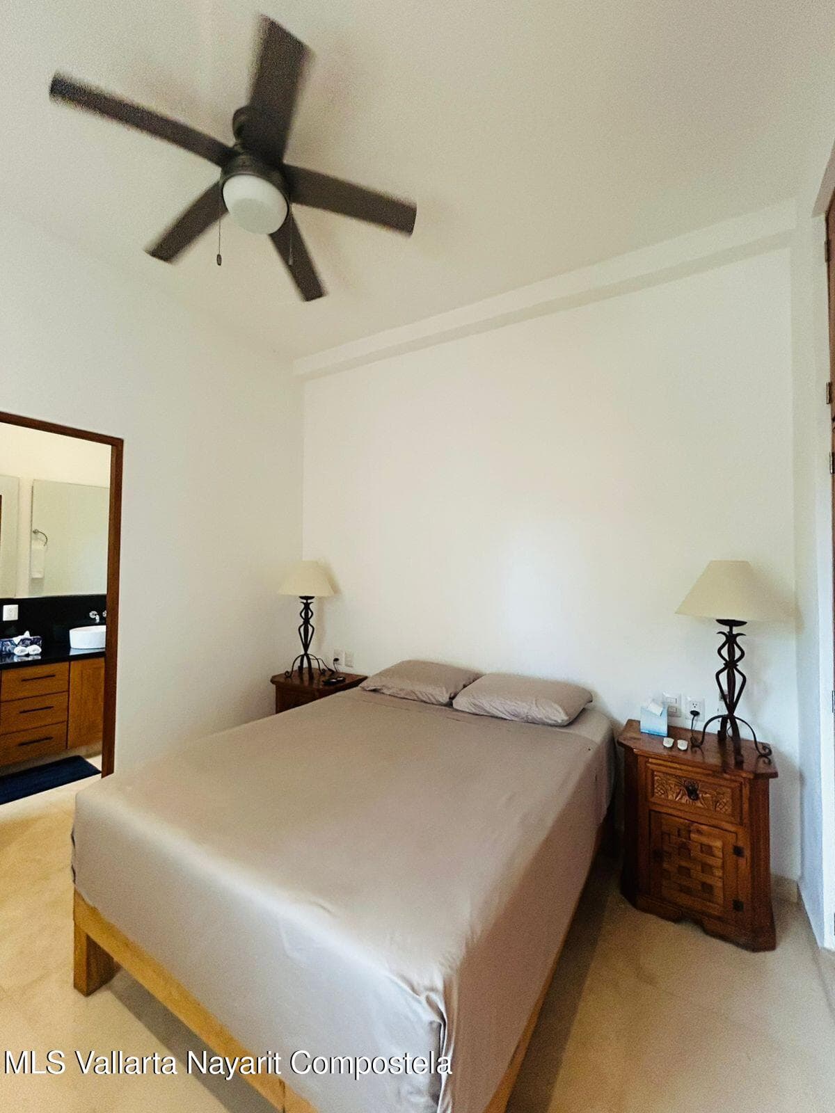 1322 Calle Bolivia 13