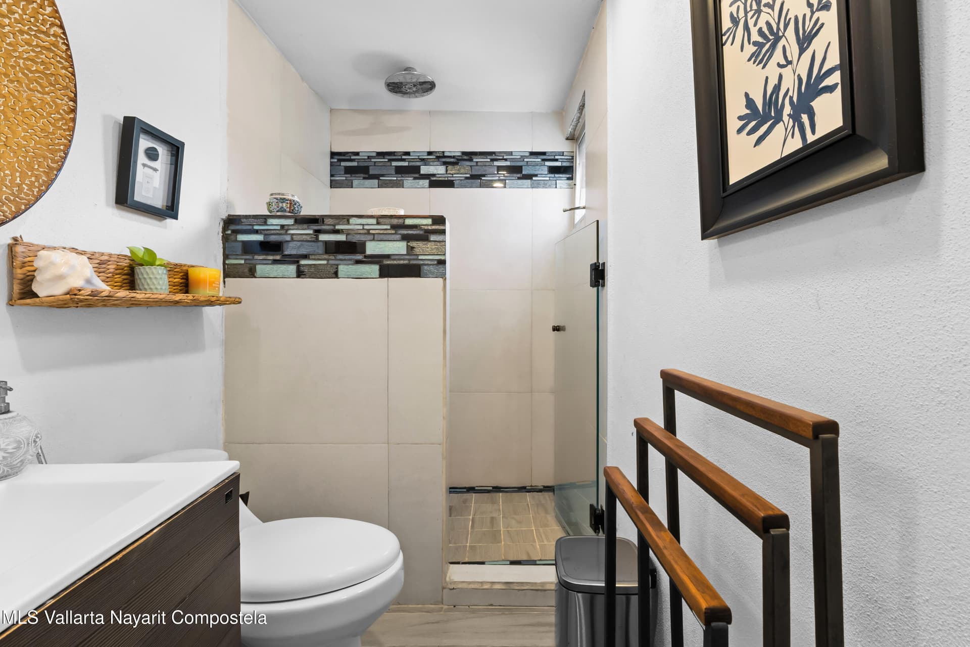 415 PRISCILIANO SANCHEZ AV. 23