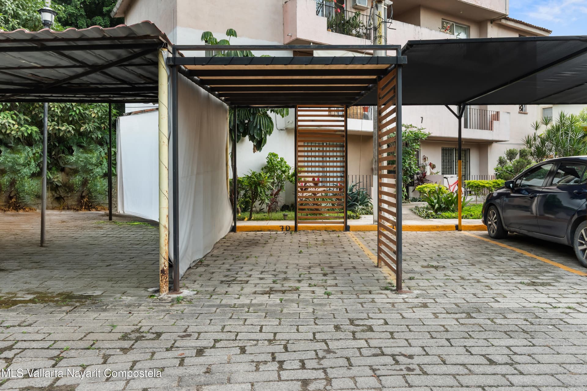 415 PRISCILIANO SANCHEZ AV. 30