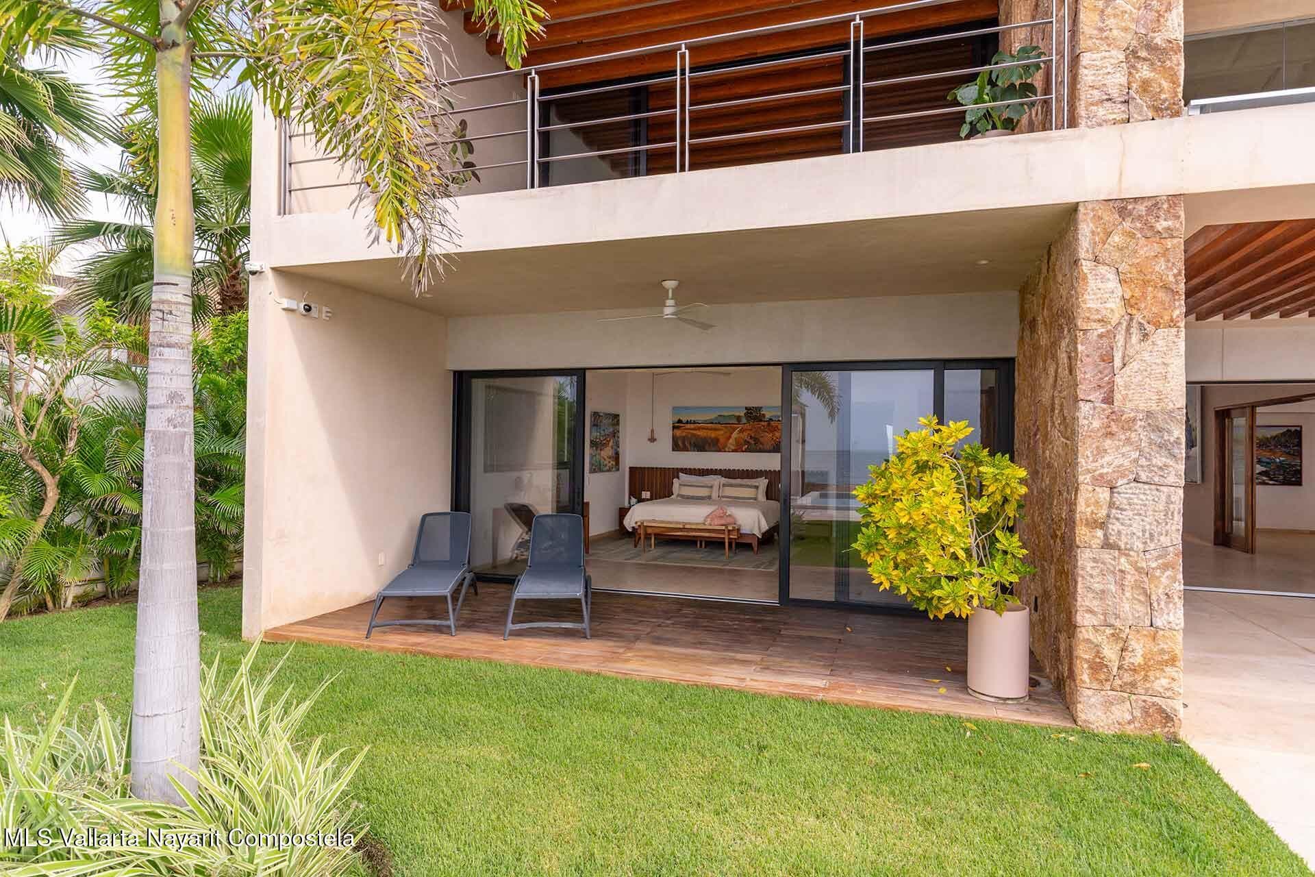 Lot 16 Las Olas 18