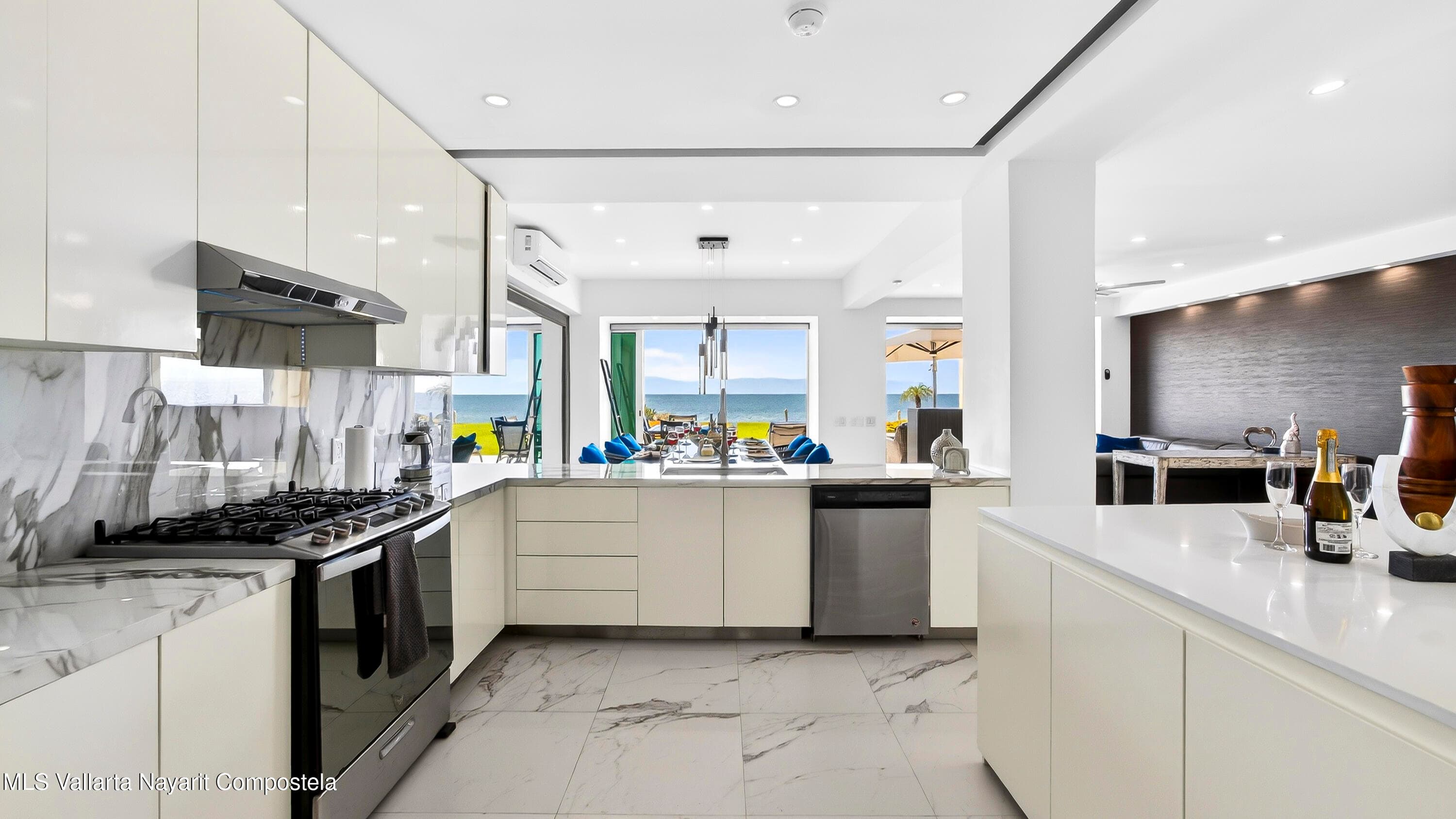 Bay View Grand 8