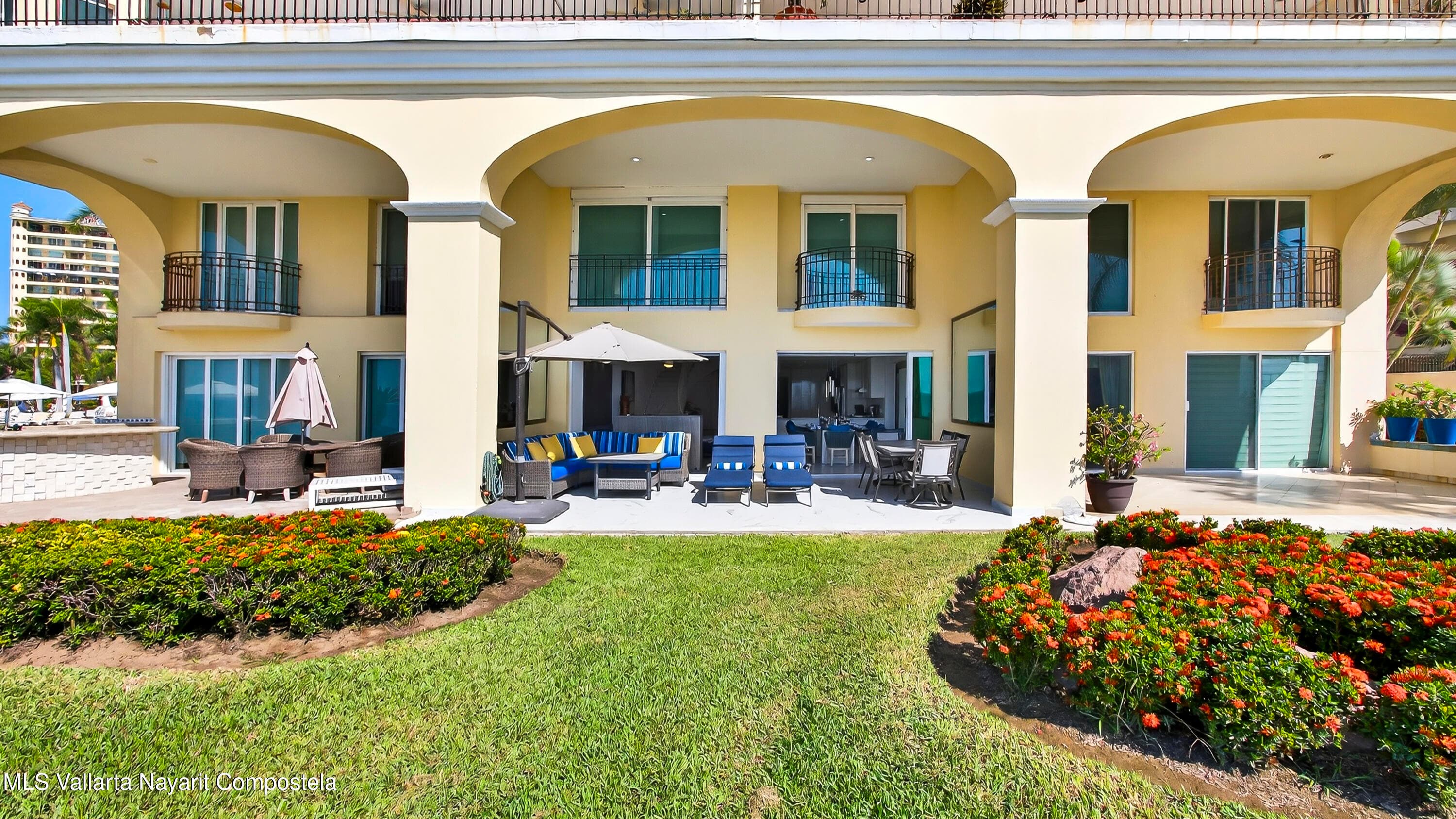 Bay View Grand 22