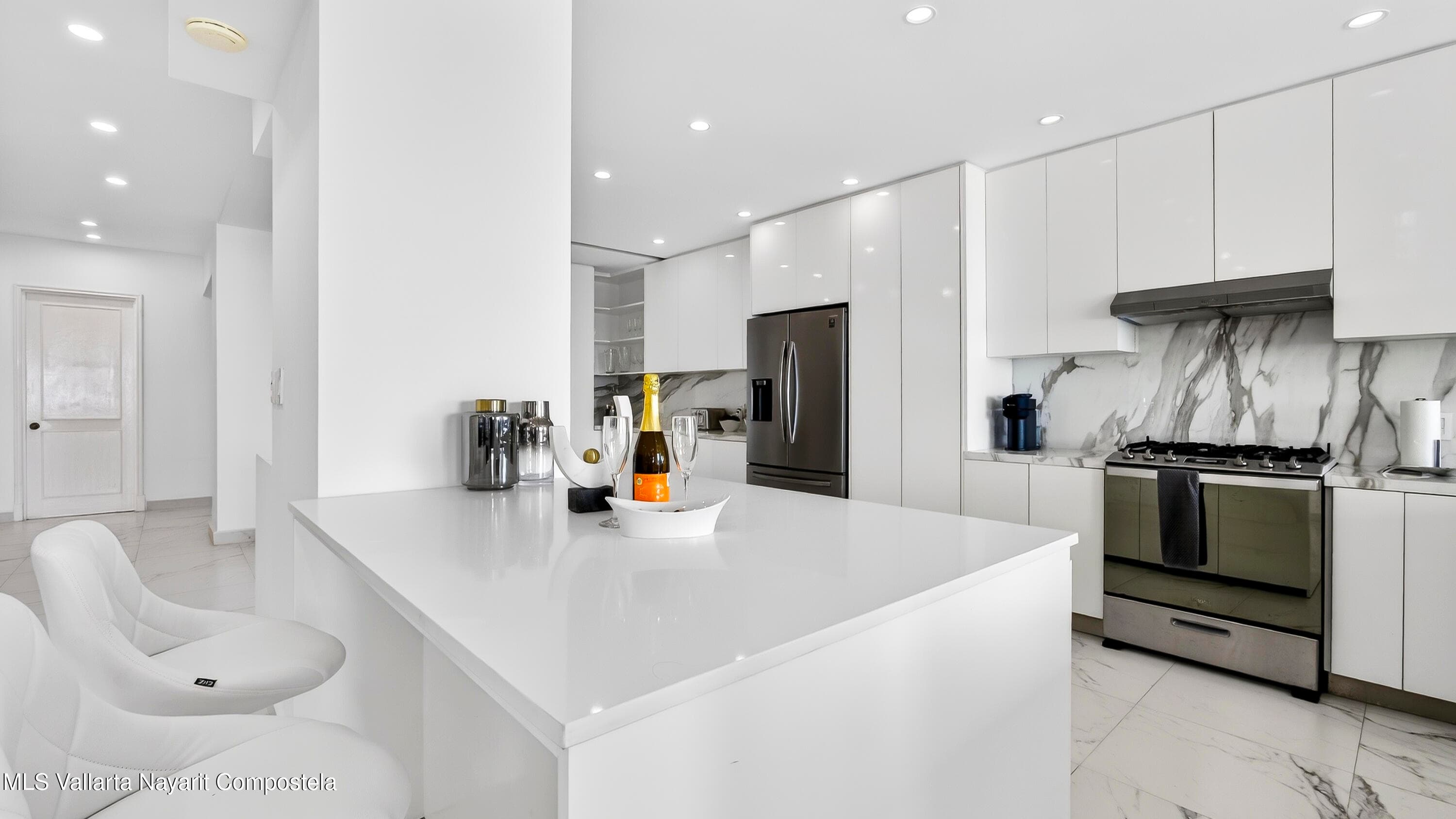 Bay View Grand 25