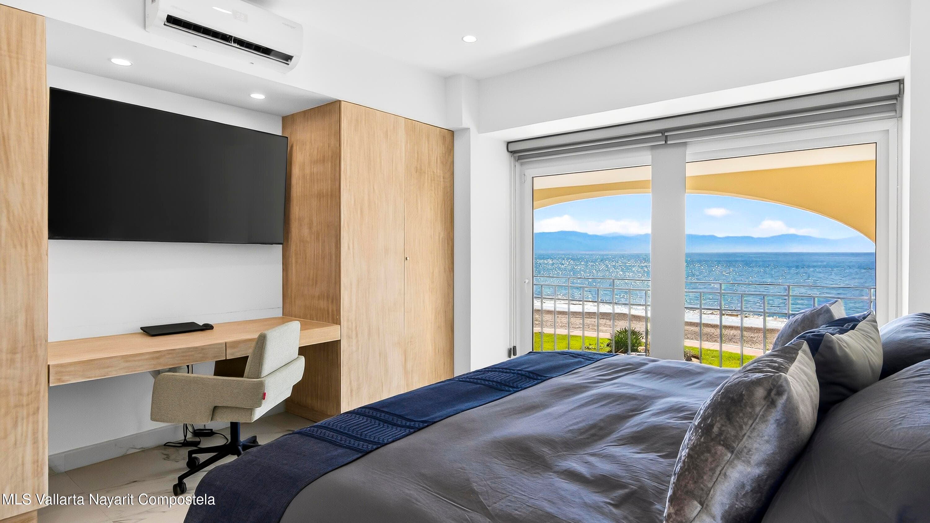Bay View Grand 28