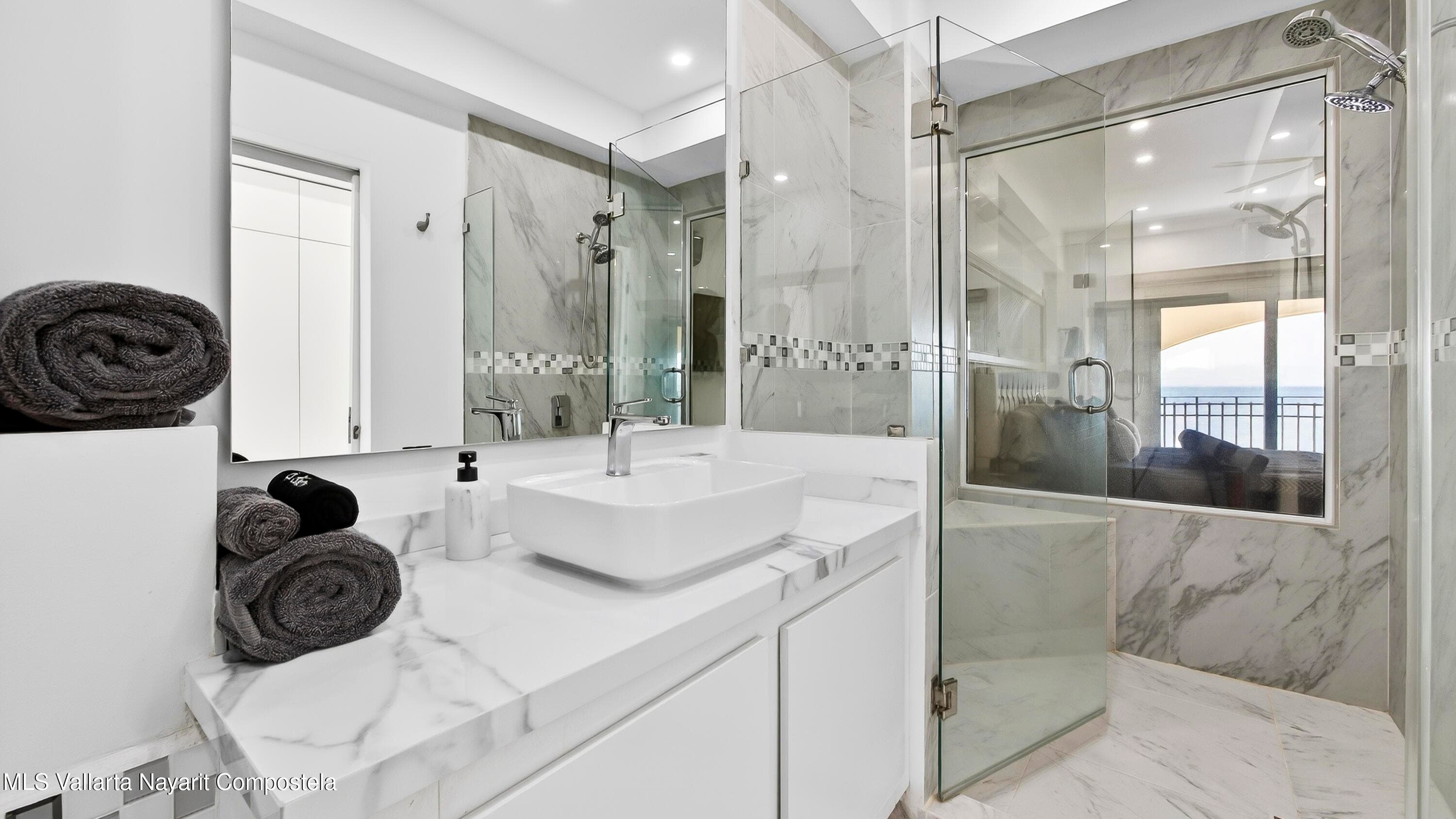 Bay View Grand 34