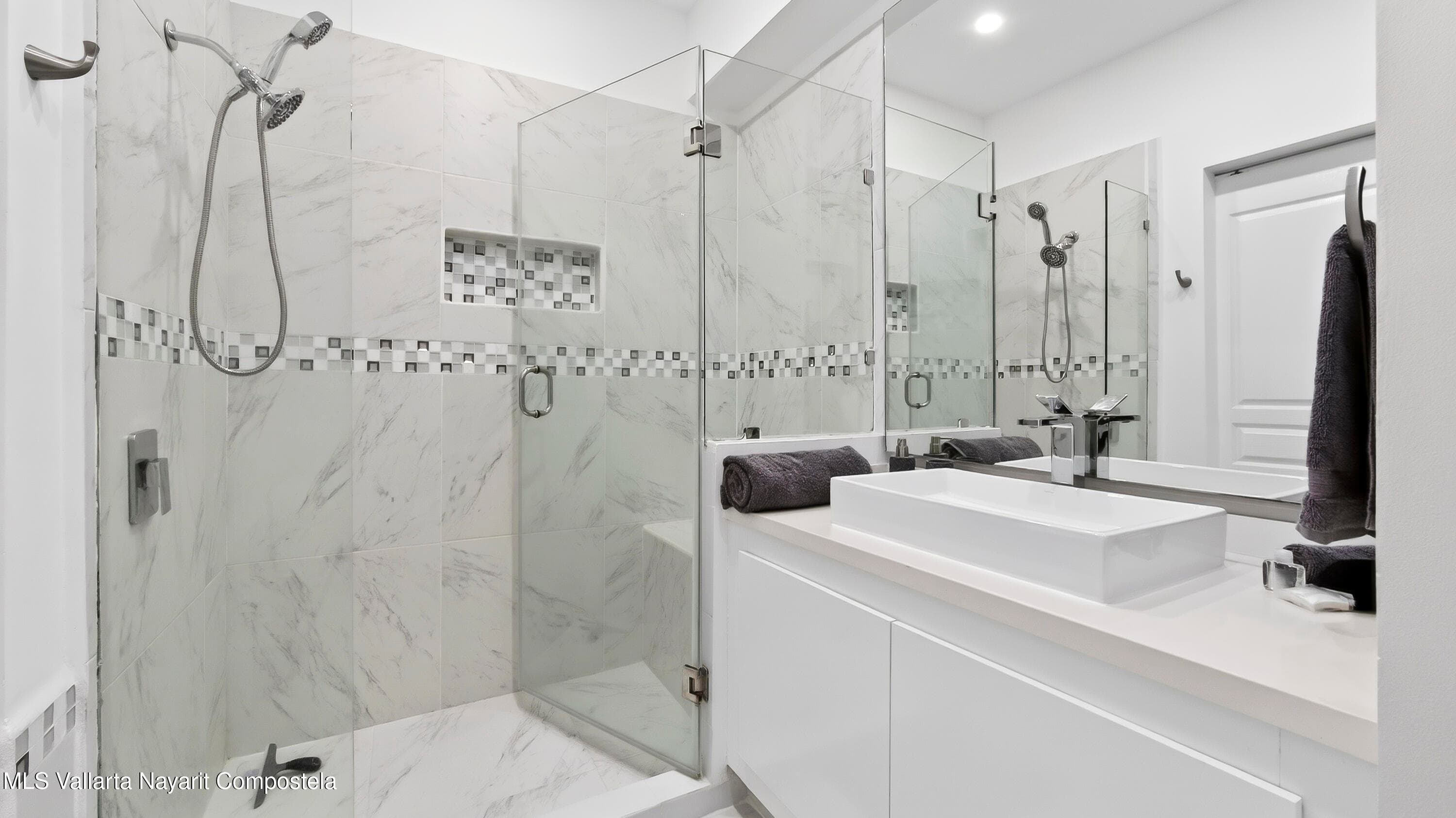 Bay View Grand 39