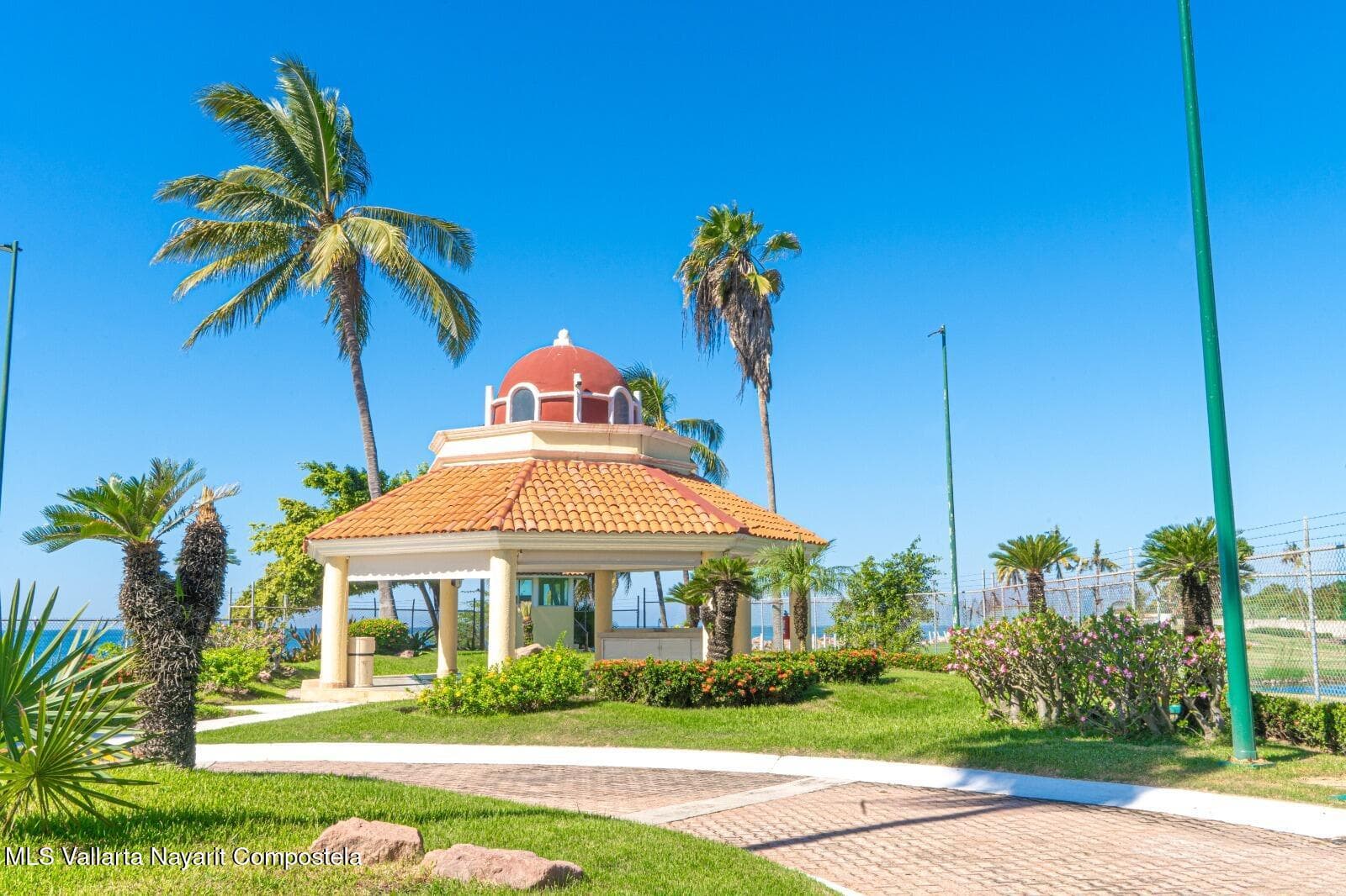 Bay View Grand 16