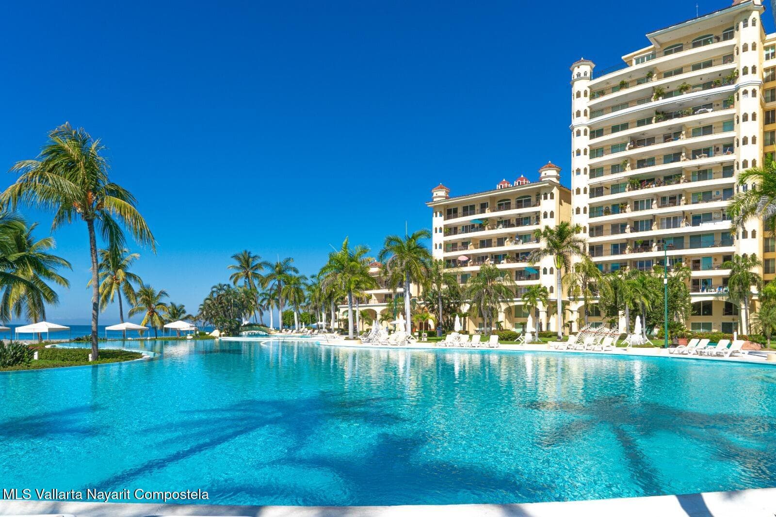 Bay View Grand 18