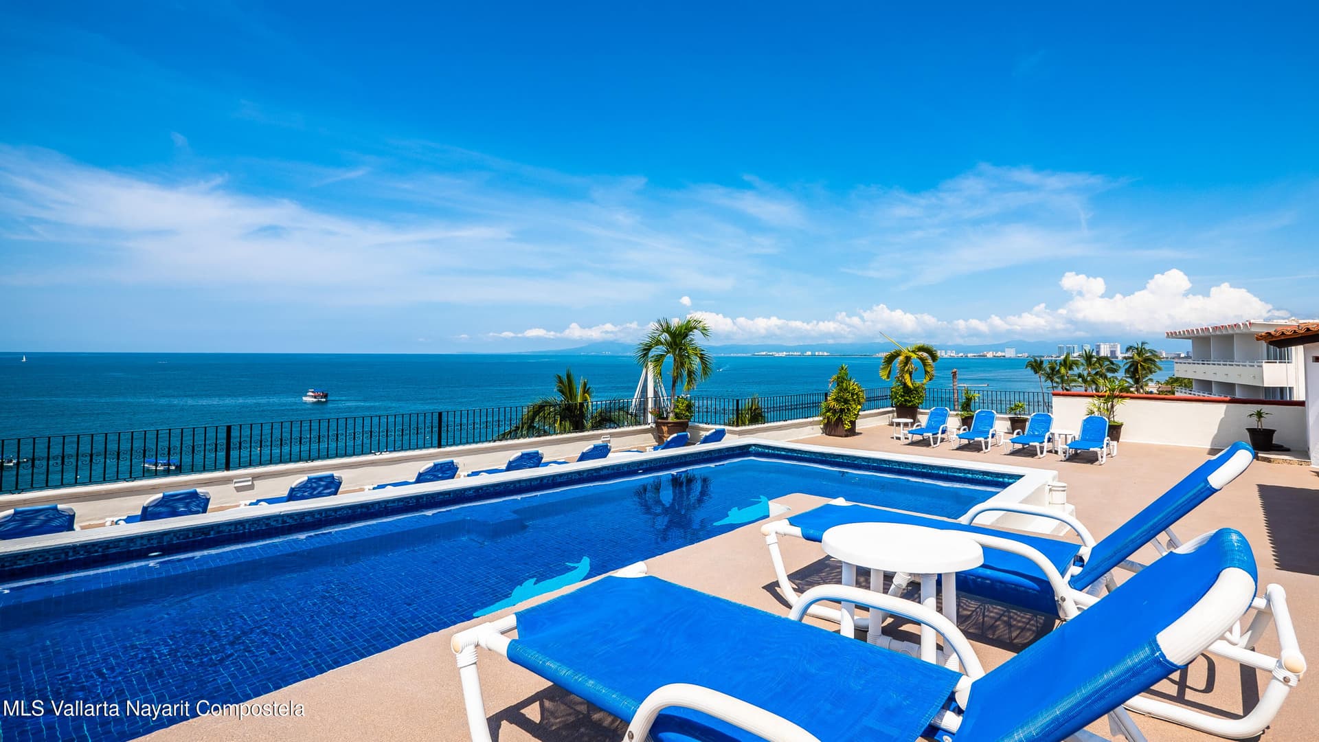 La Palapa 27