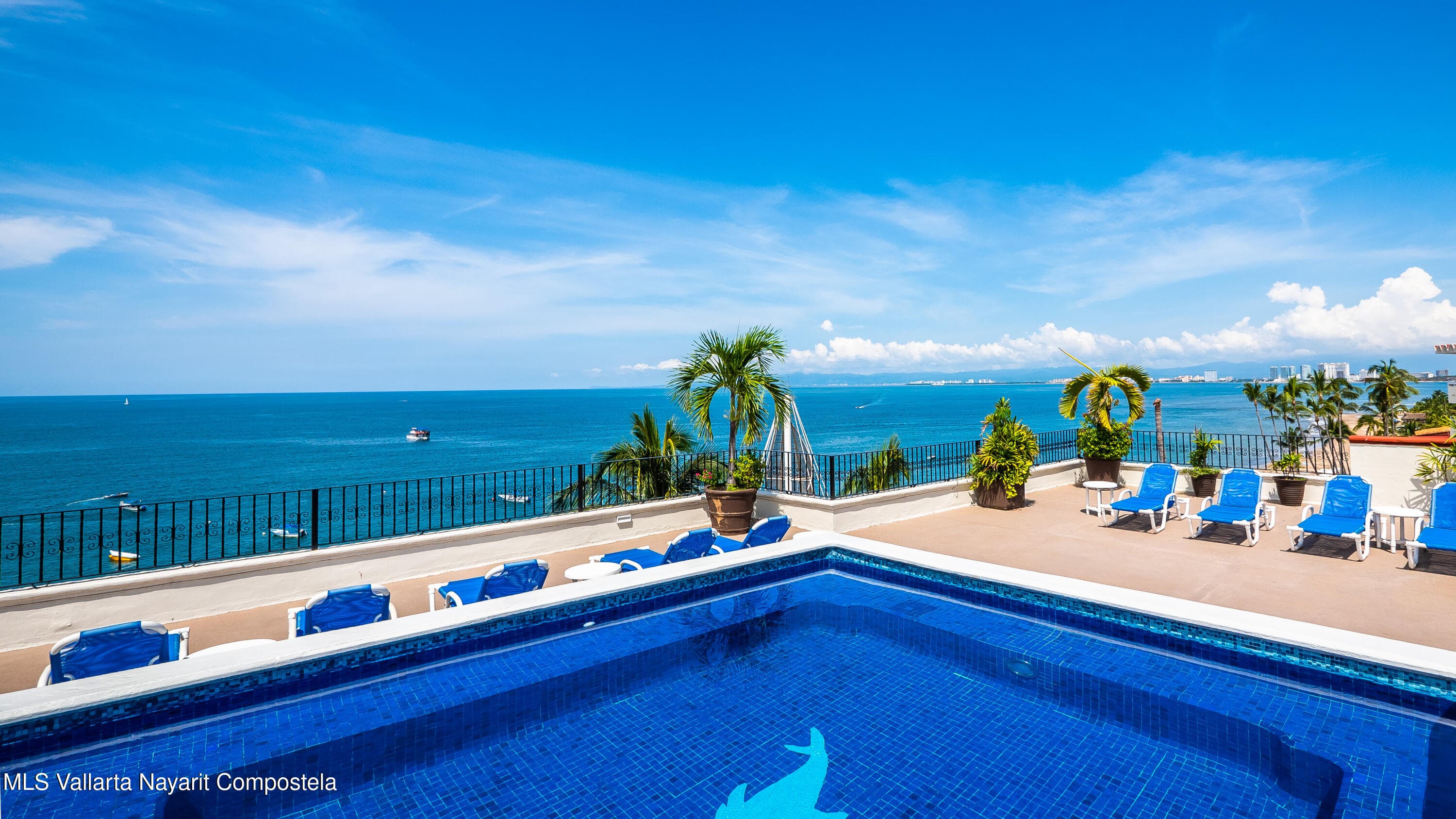 La Palapa 28