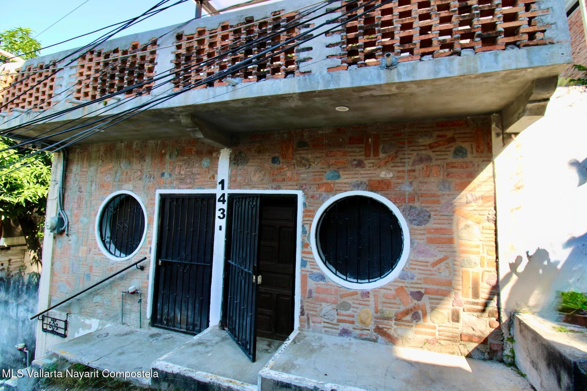 143 Camichin 11
