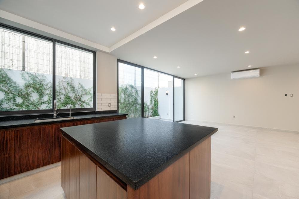 540 Av. Mexico 11