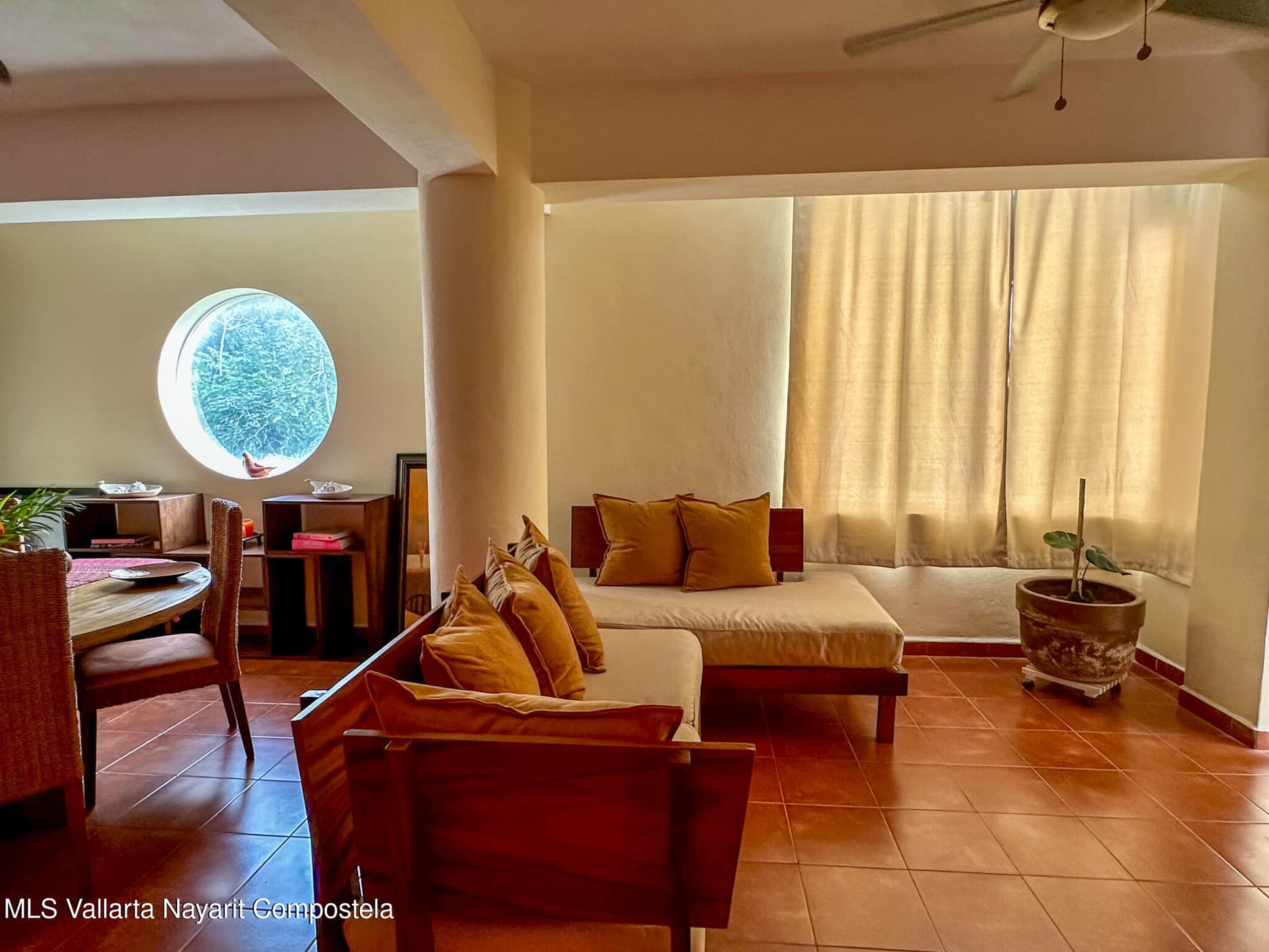 1075 Andador Jamaica 11