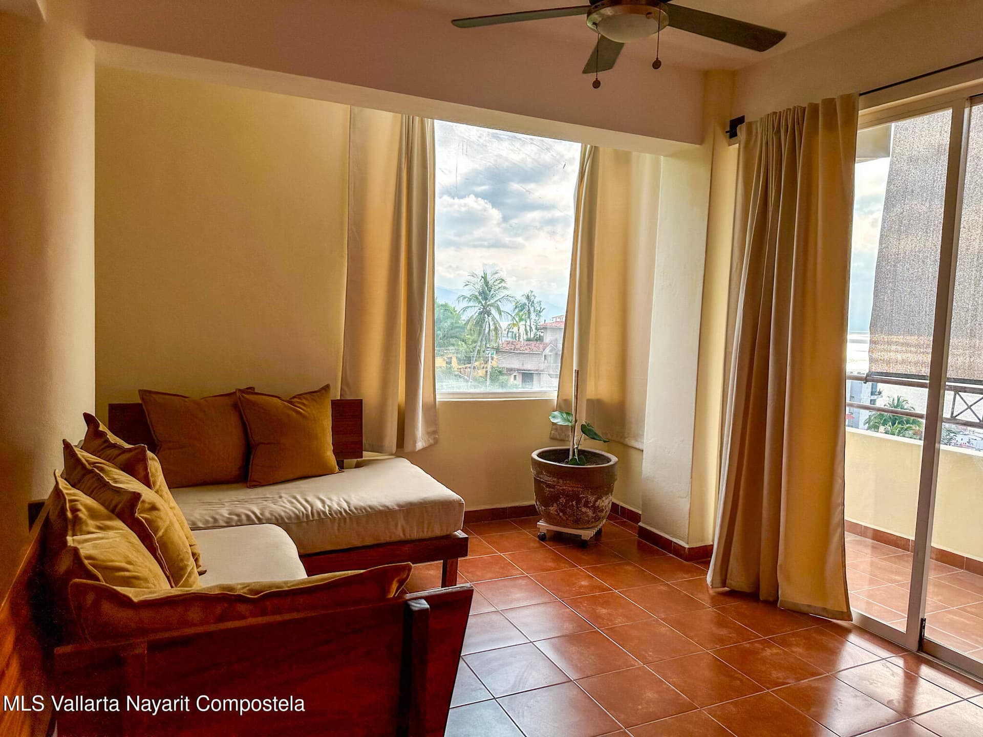 1075 Andador Jamaica 14