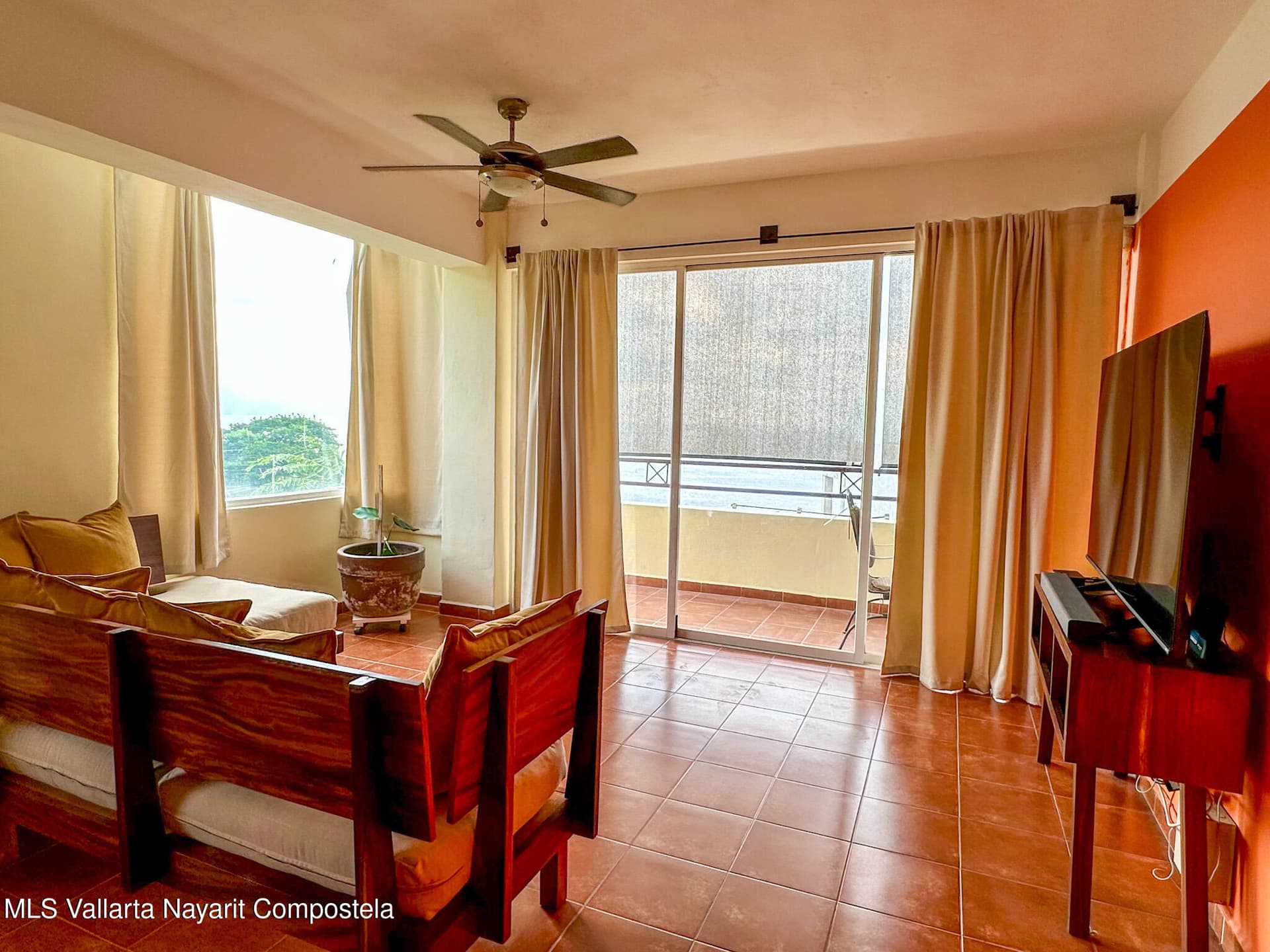 1075 Andador Jamaica 15