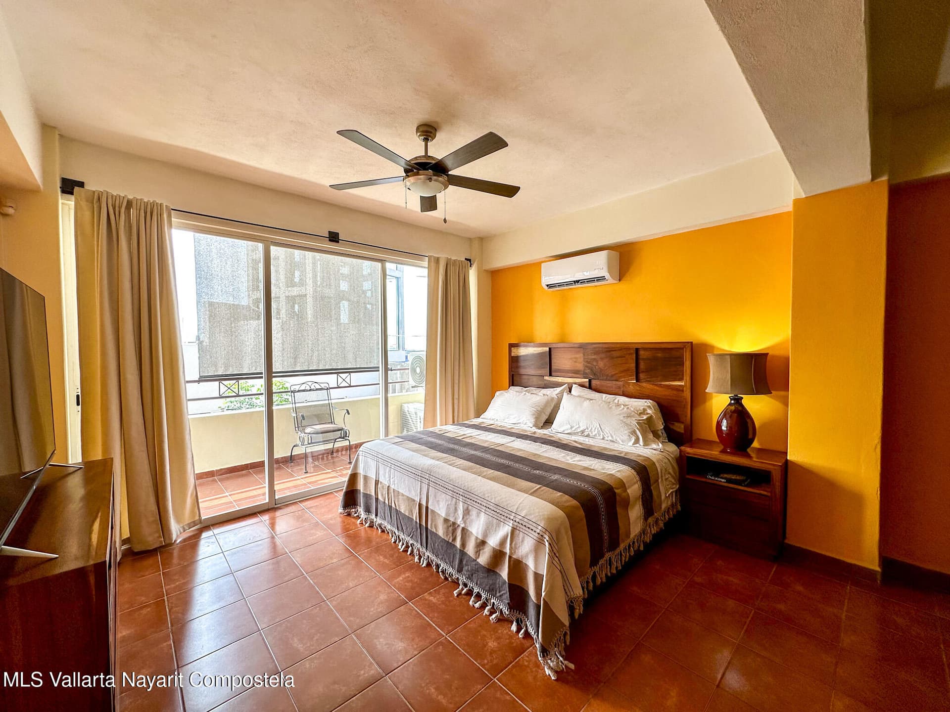 1075 Andador Jamaica 24
