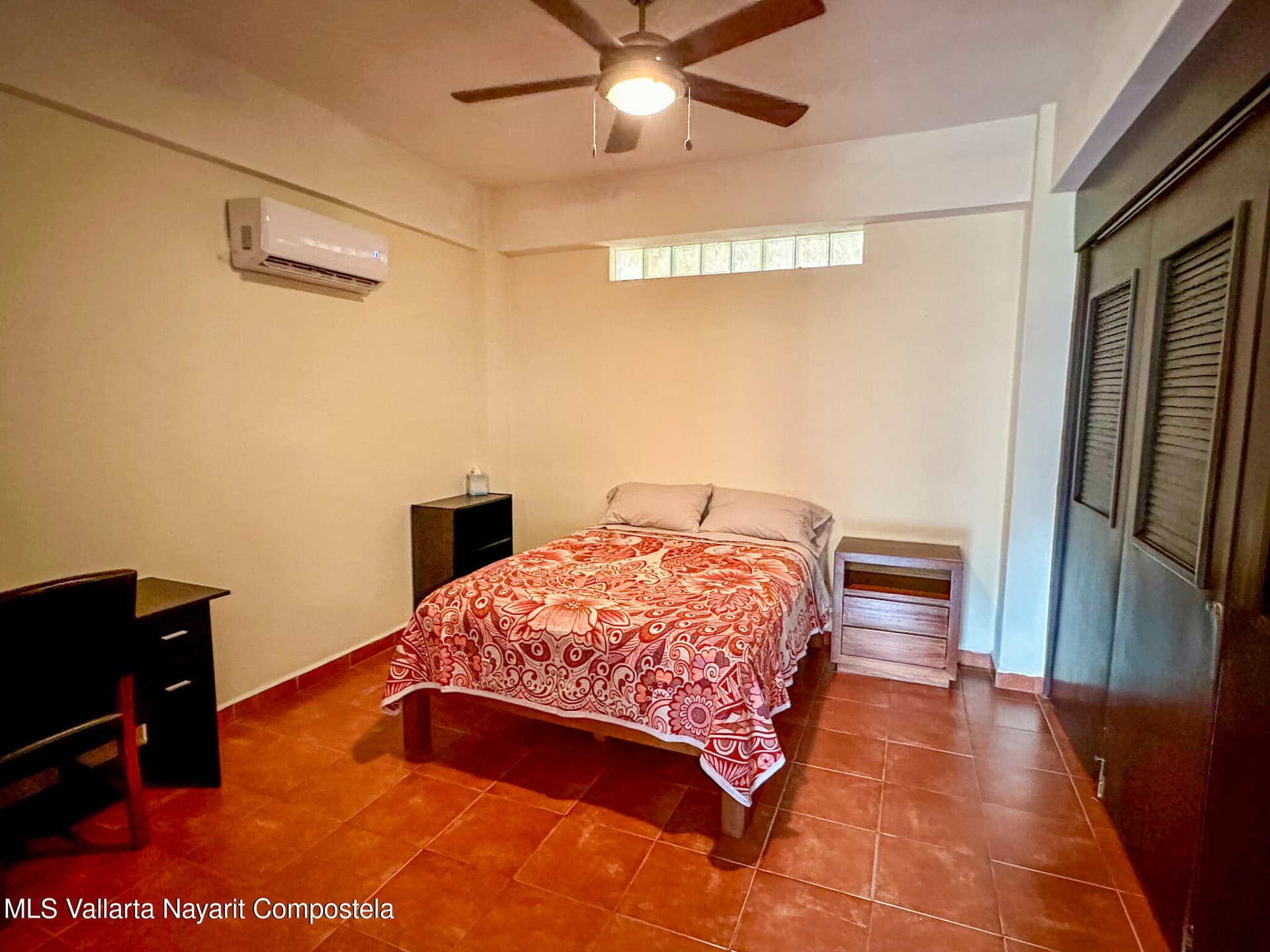 1075 Andador Jamaica 29