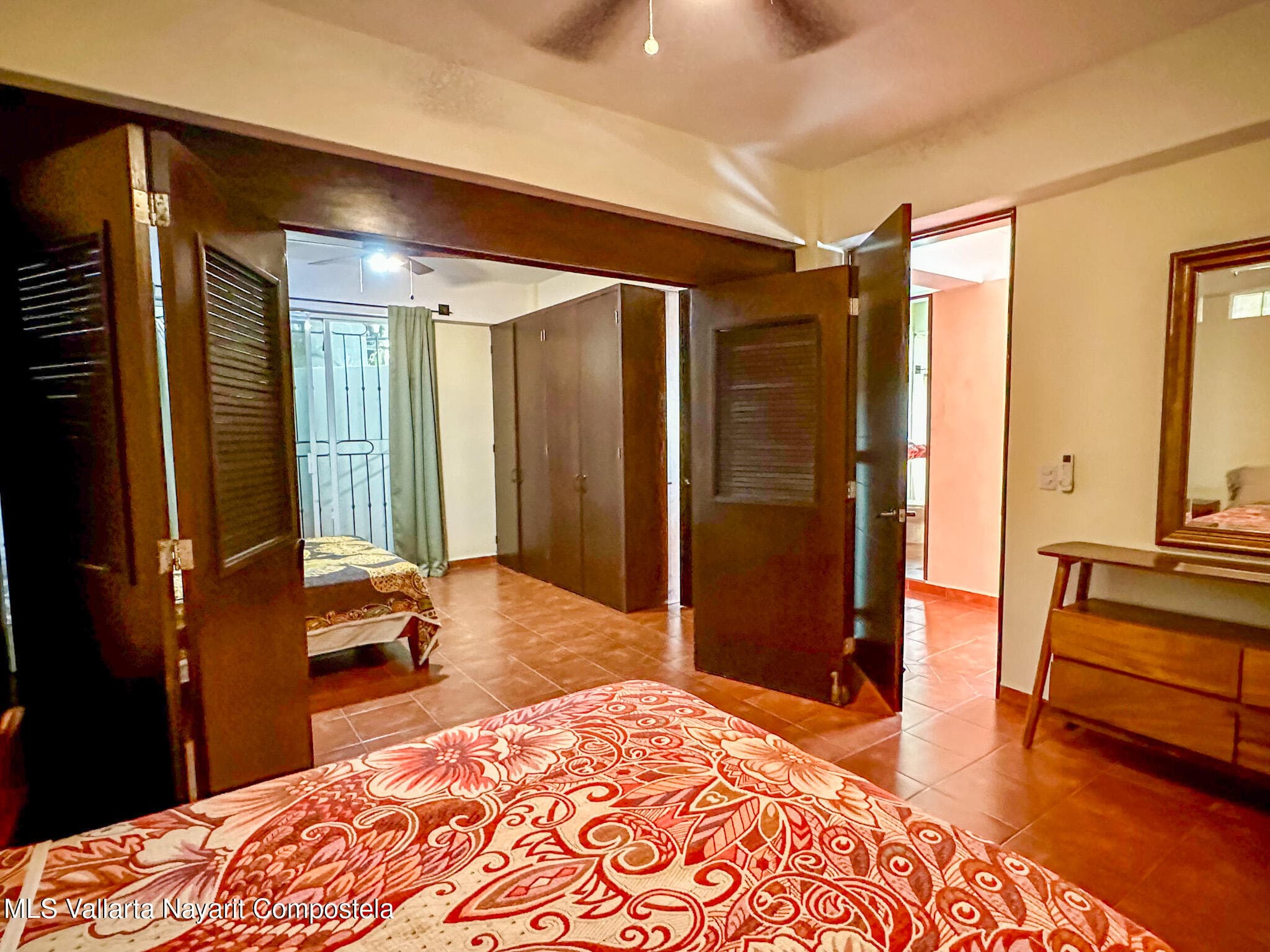 1075 Andador Jamaica 30