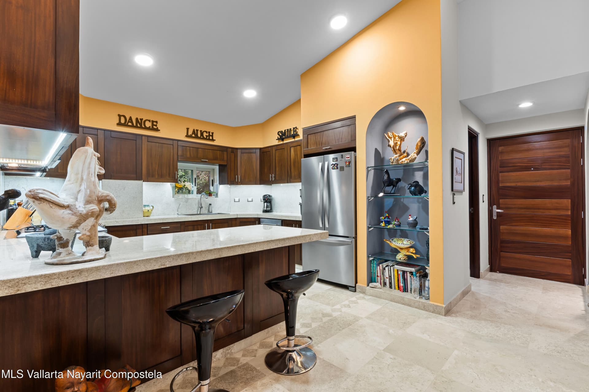 807 Calle Lirios 15