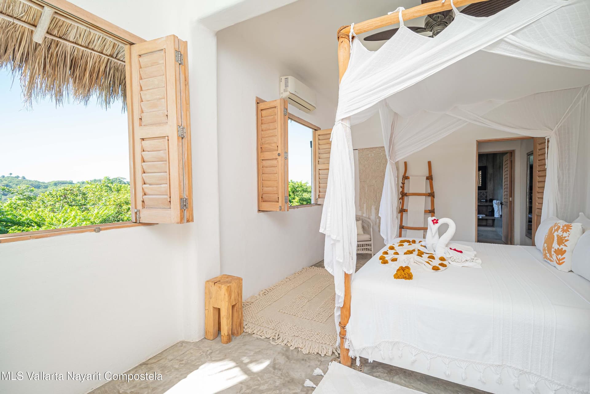 12 palapa 4