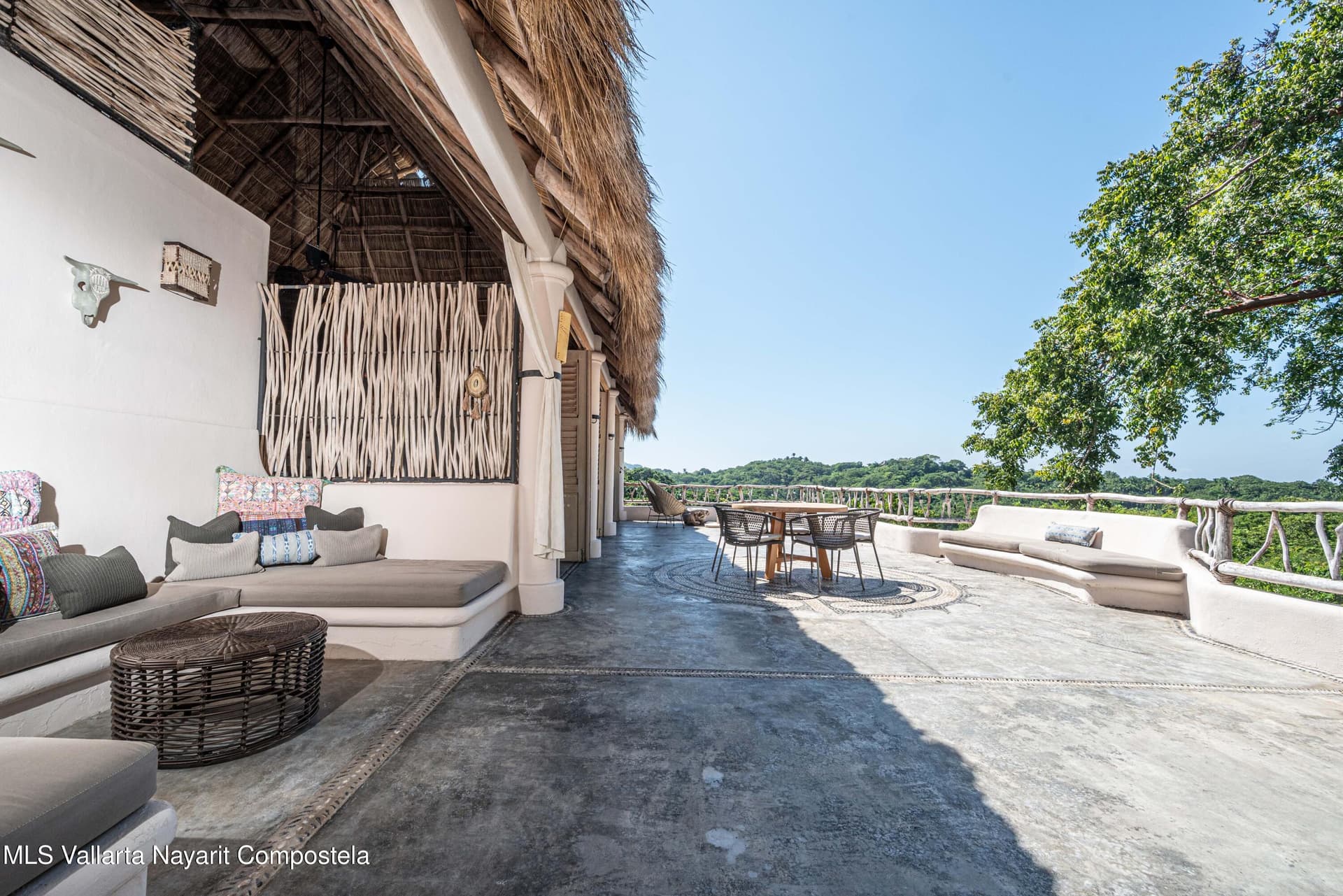 12 palapa 16