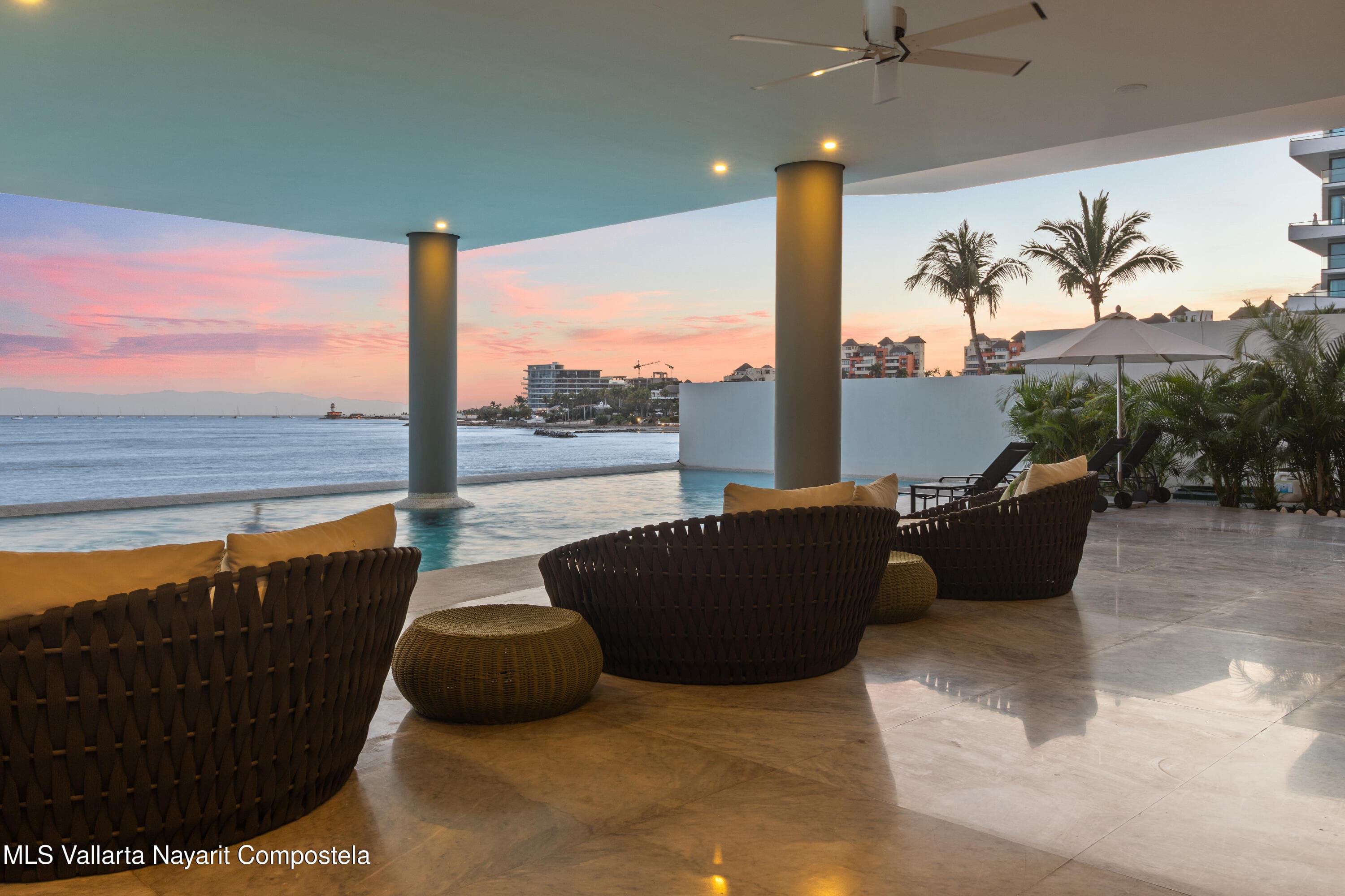 961 Playa de los Picos 37