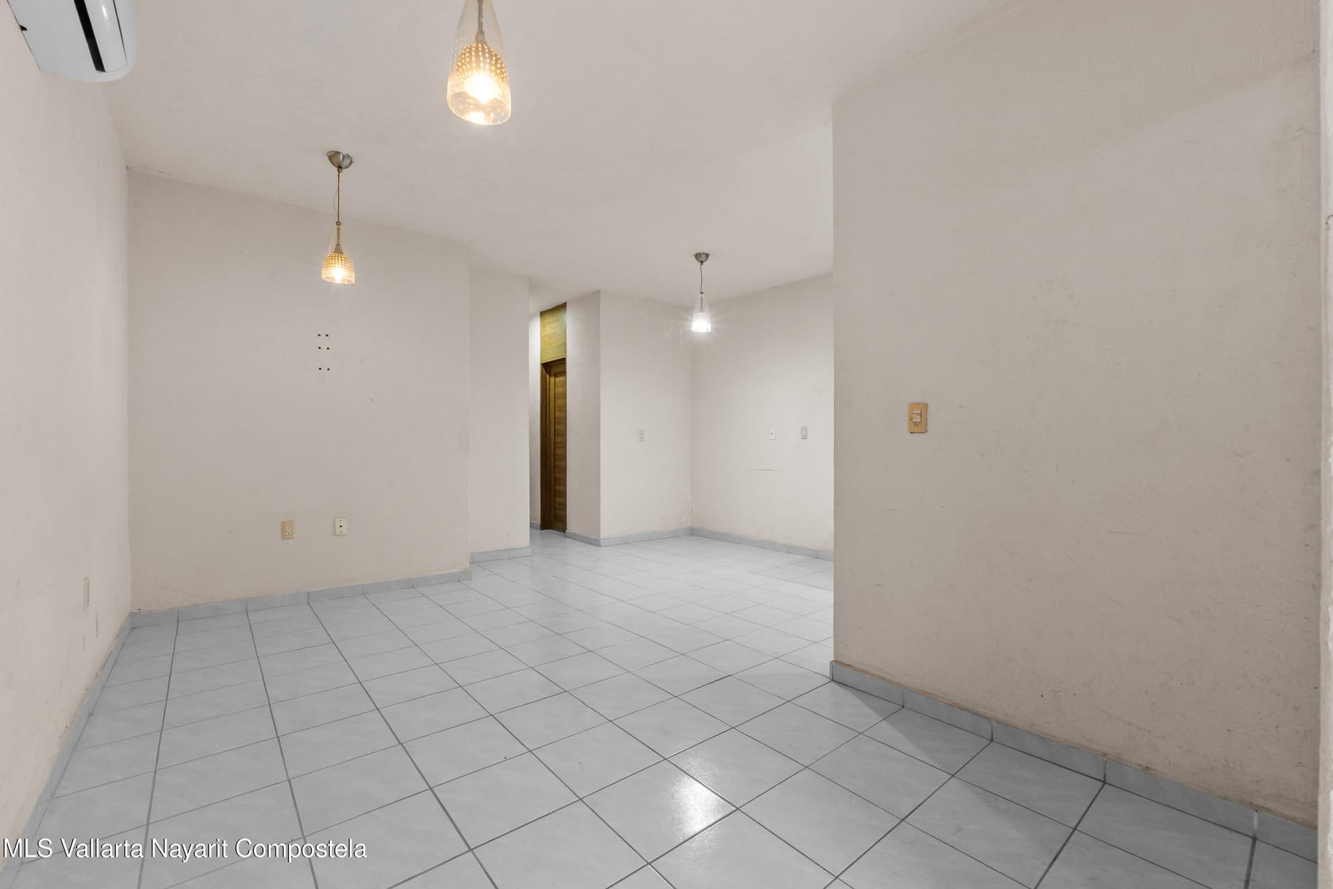 191 Palma Kentia St. 2