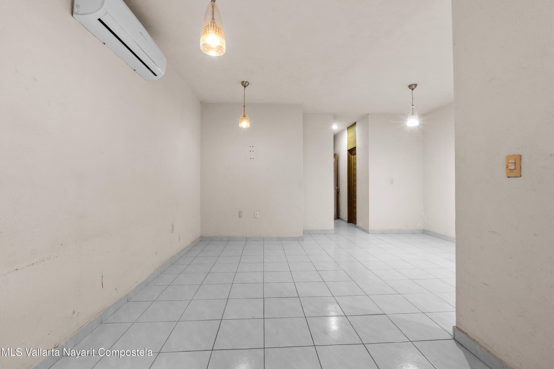 191 Palma Kentia St. 3
