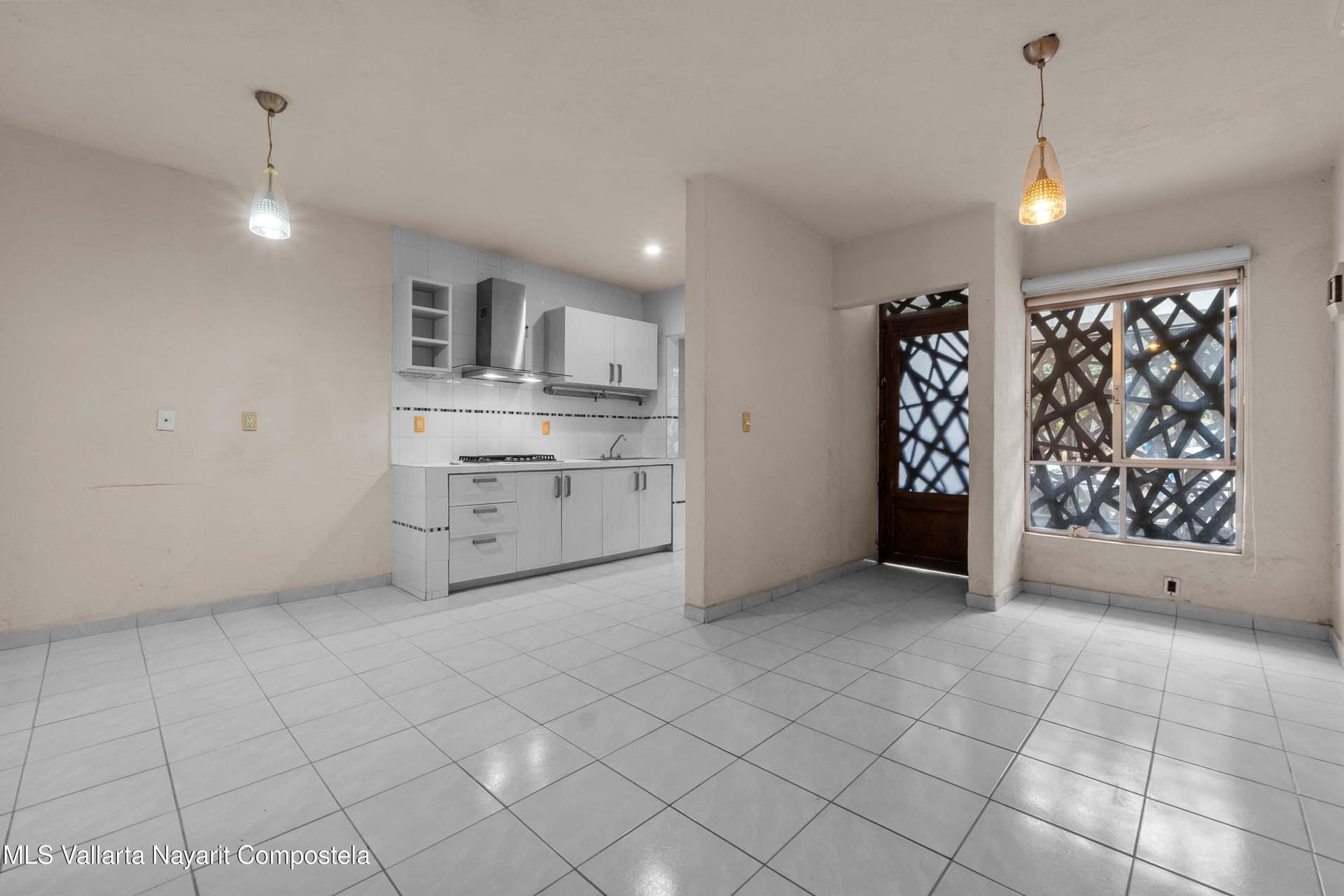 191 Palma Kentia St. 4
