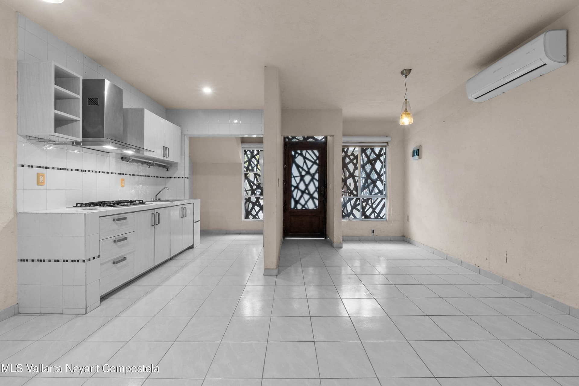 191 Palma Kentia St. 5