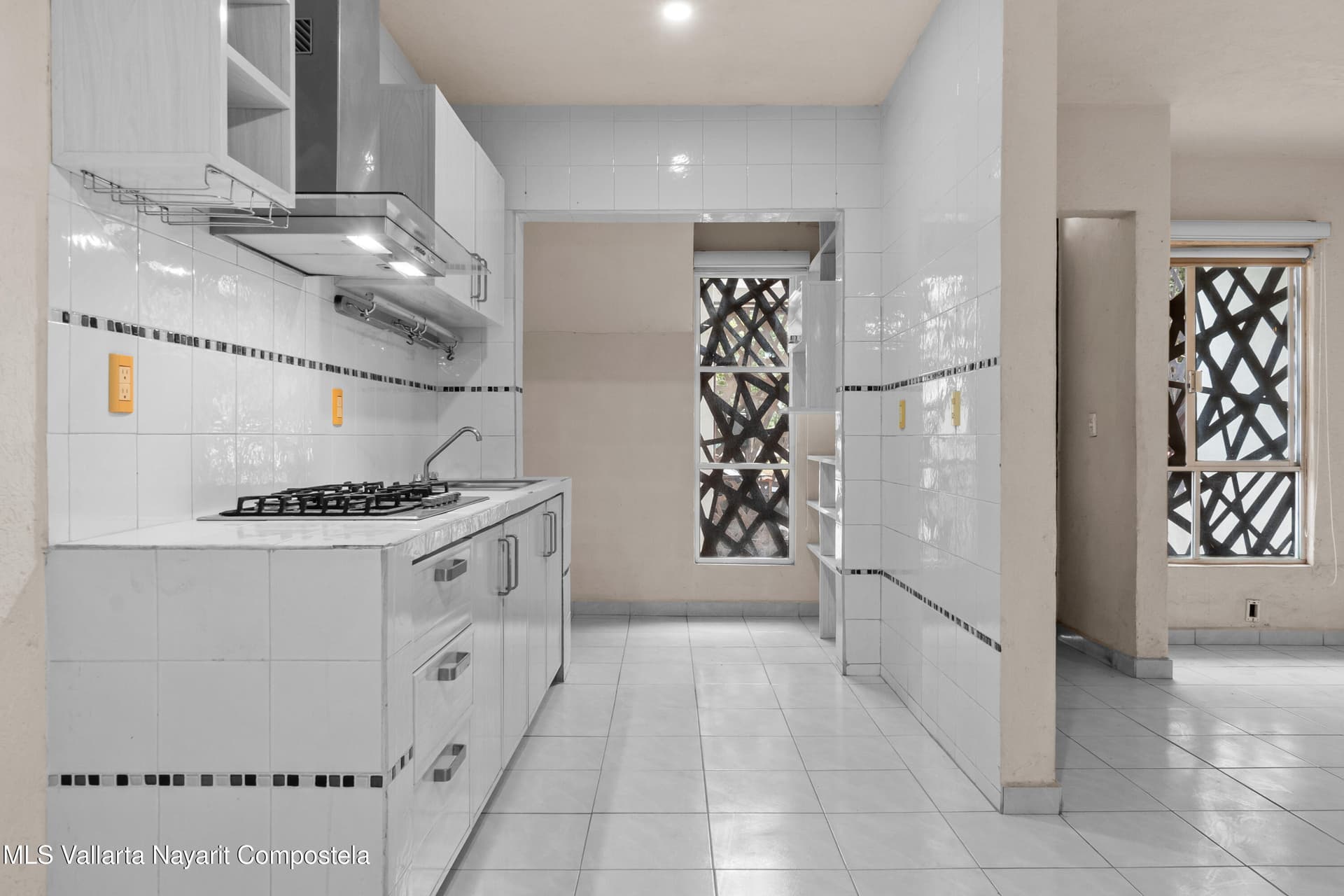 191 Palma Kentia St. 7