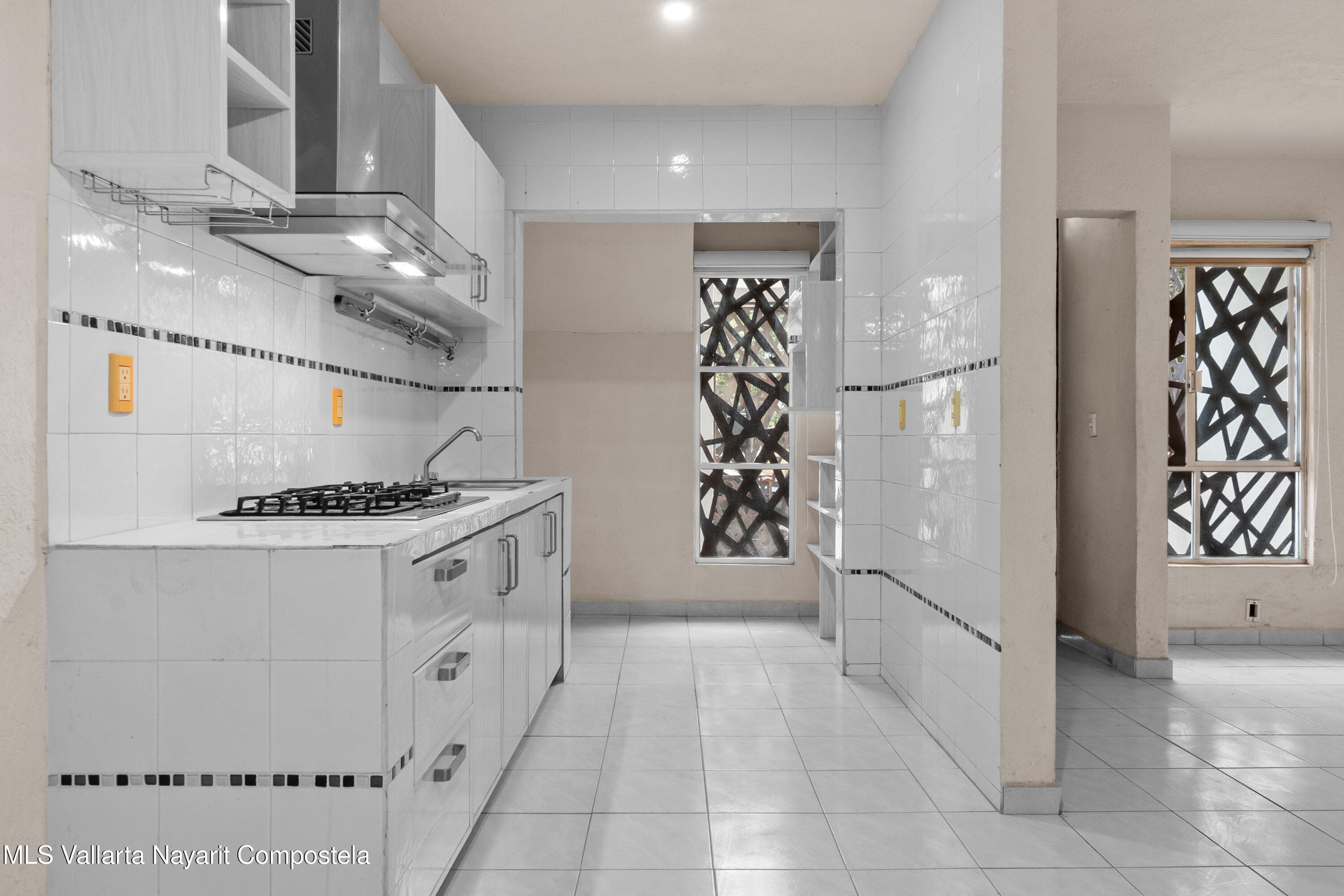 191 Palma Kentia St. 7