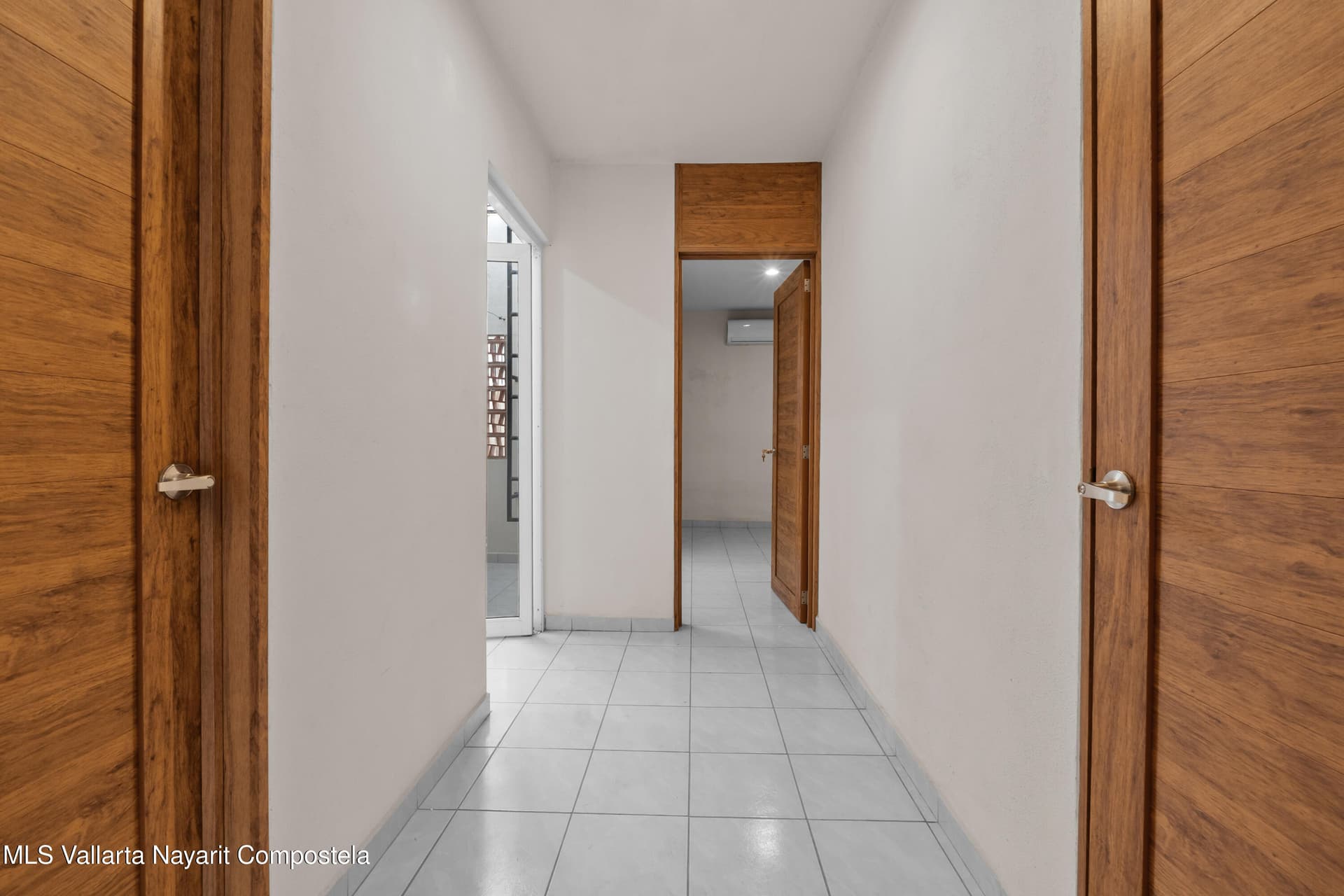 191 Palma Kentia St. 25