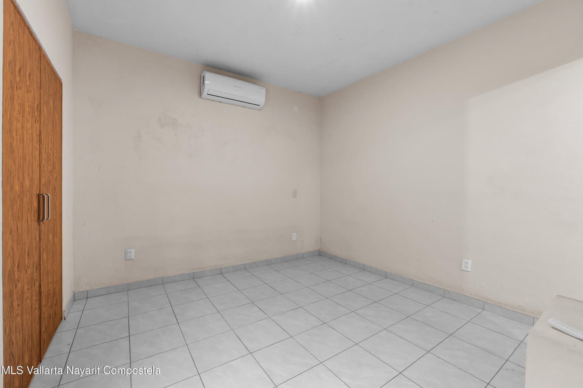 191 Palma Kentia St. 26
