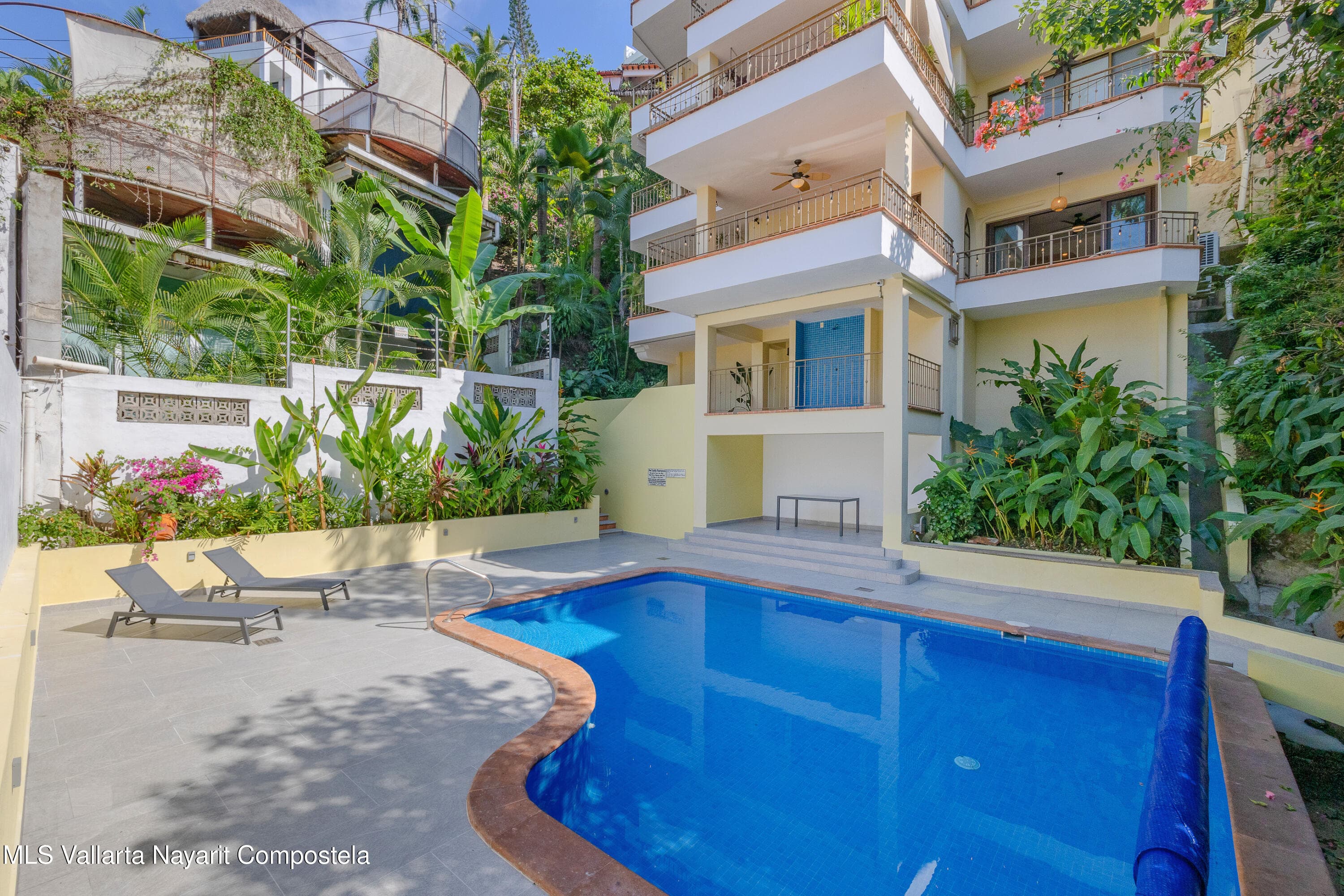 221 Gardenia 32
